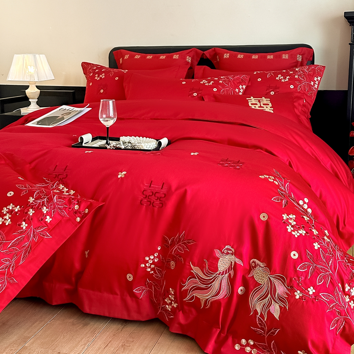 91家纺网 家纺一手货源 找家纺 置顶家纺 2026新款小清新亲肤婚庆绣花四件套 吉庆有鱼-金大红