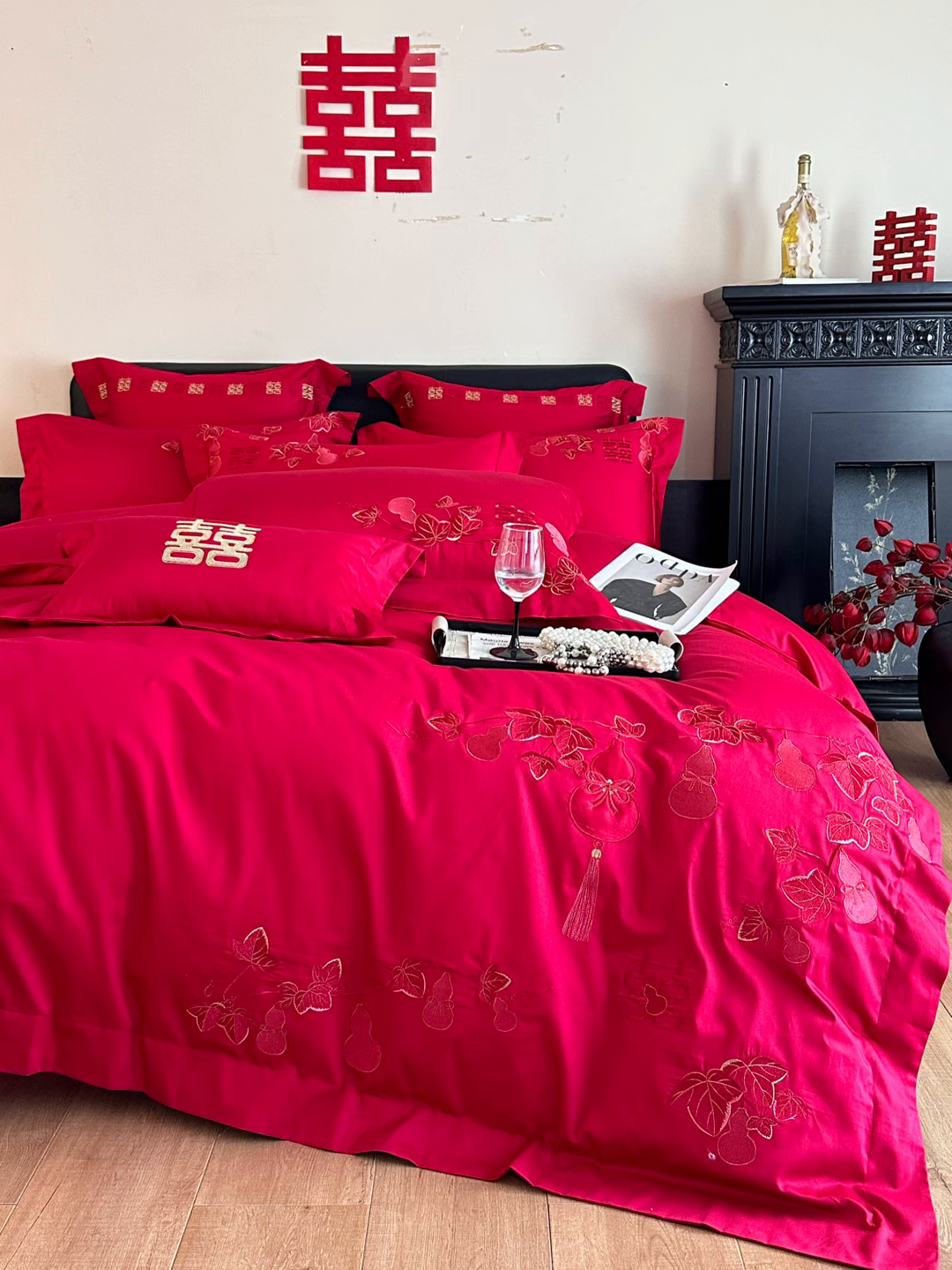 91家纺网 家纺一手货源 找家纺 置顶家纺 2026新款小清新亲肤婚庆绣花四件套 福禄相伴-大红