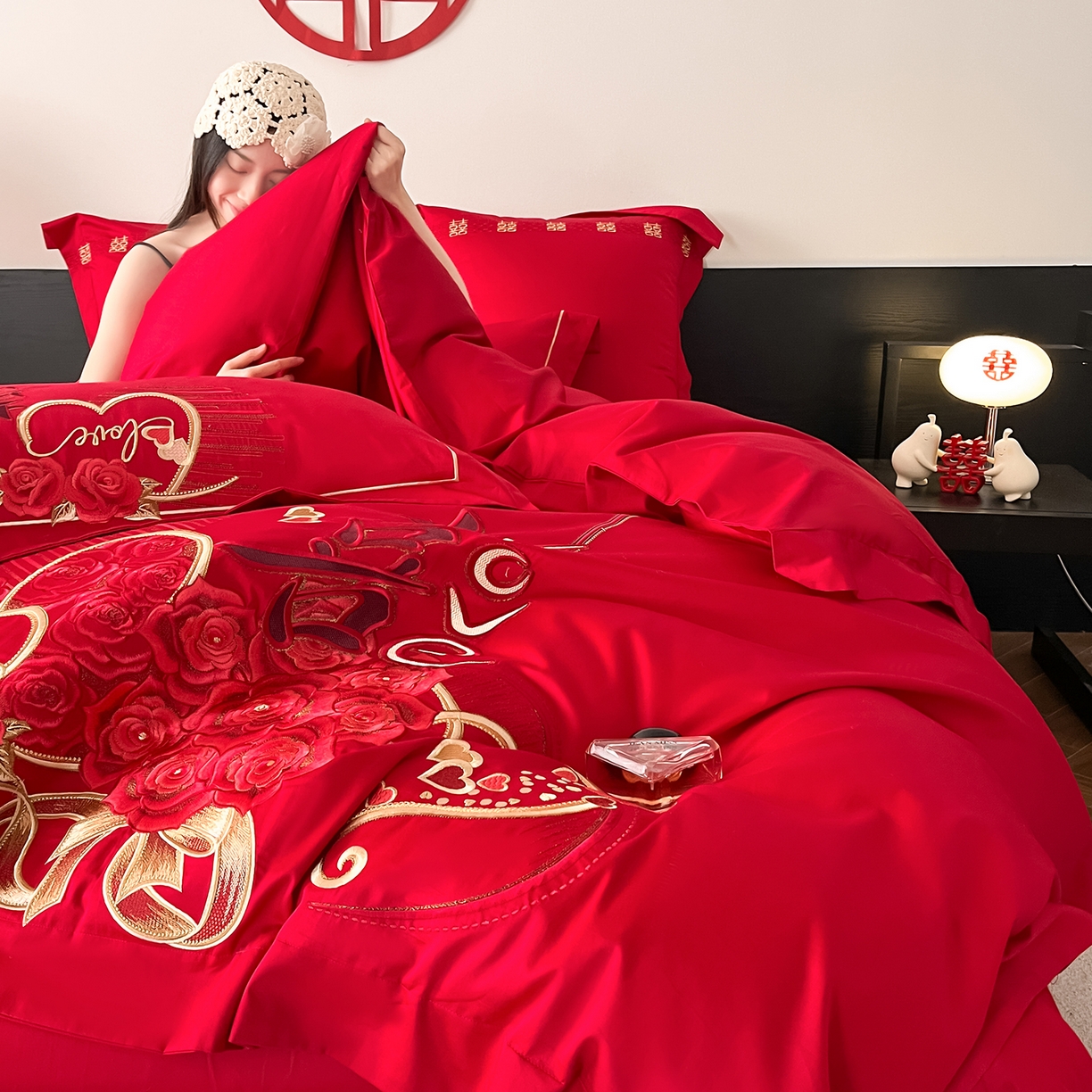 91家纺网 家纺一手货源 找家纺 置顶家纺 2026新款新中式亲肤婚庆绣花四件套 LOVE囍-大红