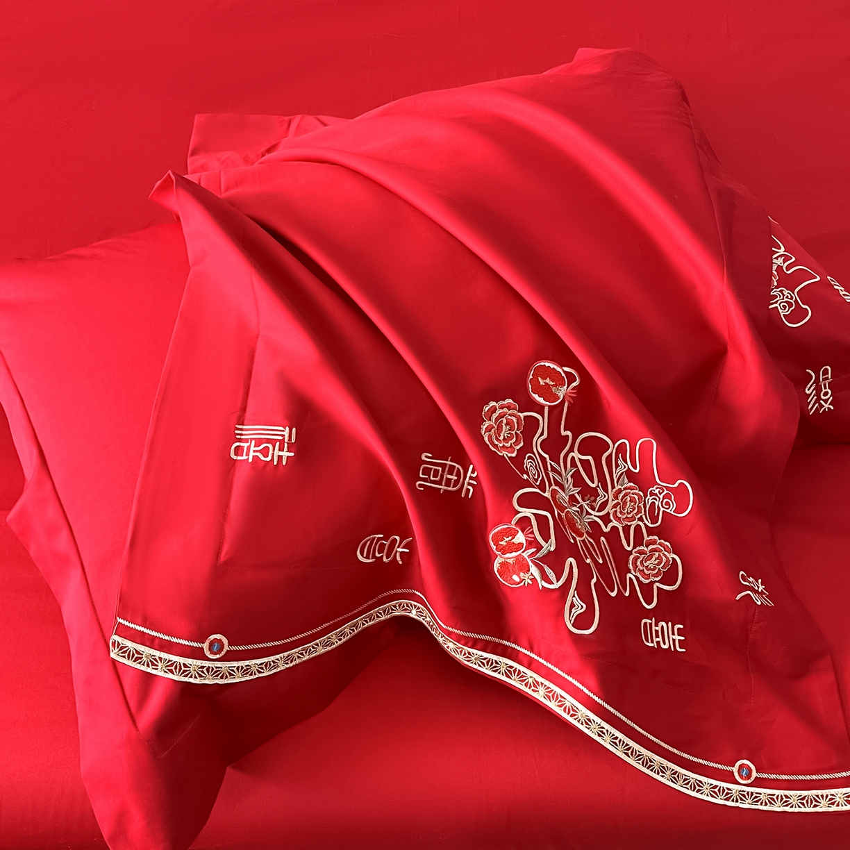 91家纺网 家纺一手货源 找家纺 置顶家纺 2026新款新中式亲肤婚庆绣花四件套 喜致福来-大红