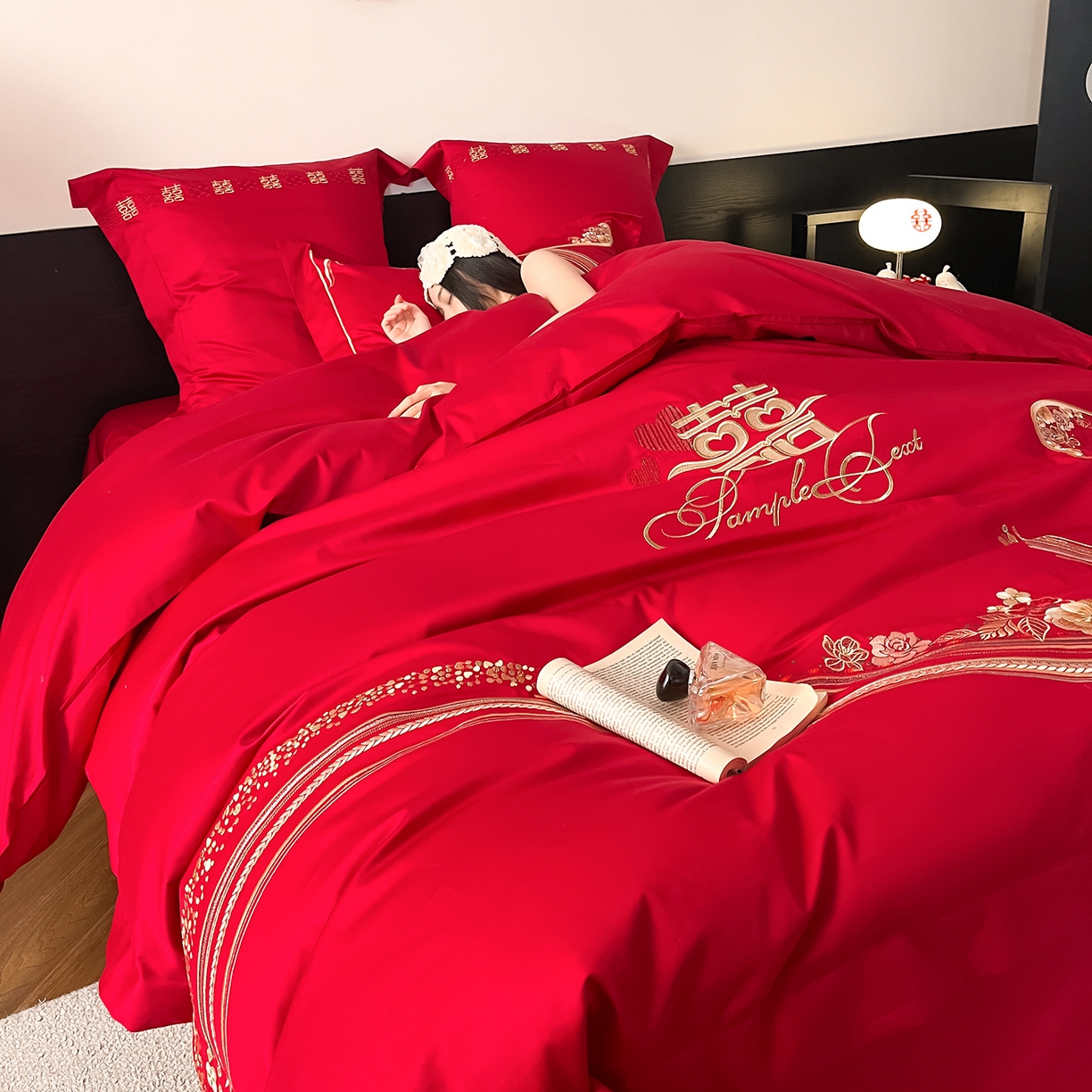 91家纺网 家纺一手货源 找家纺 置顶家纺 2026新款新中式亲肤婚庆绣花四件套 大喜日子-大红