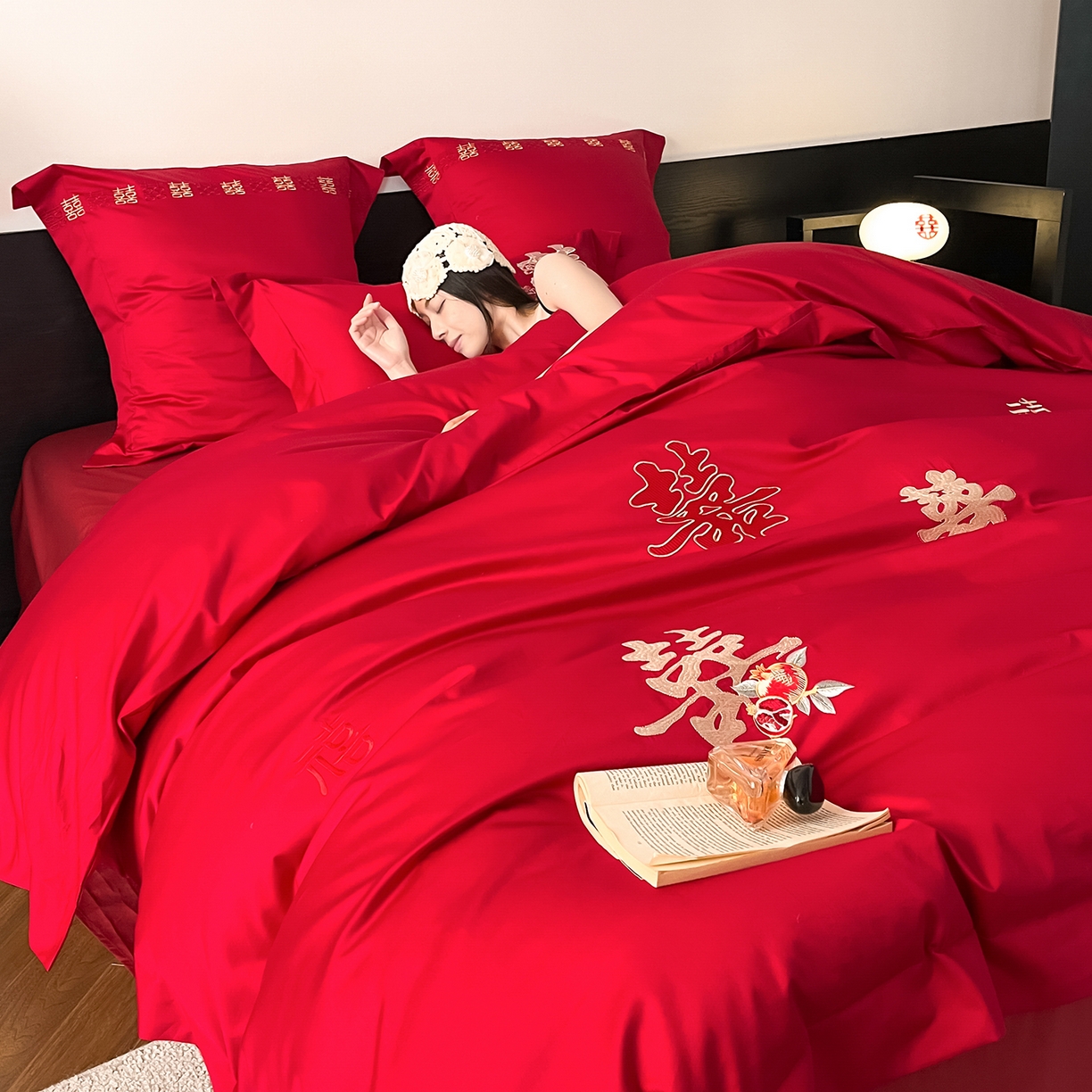 91家纺网 家纺一手货源 找家纺 置顶家纺 2026新款新中式亲肤婚庆绣花四件套 燕尔新婚-大红