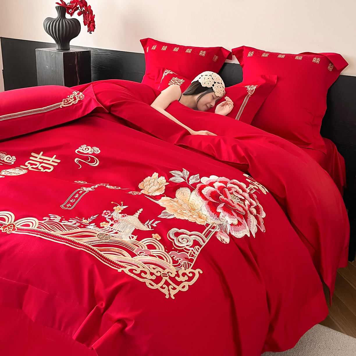 91家纺网 家纺一手货源 找家纺 置顶家纺 2026新款新中式亲肤婚庆绣花四件套 新婚大吉-大红