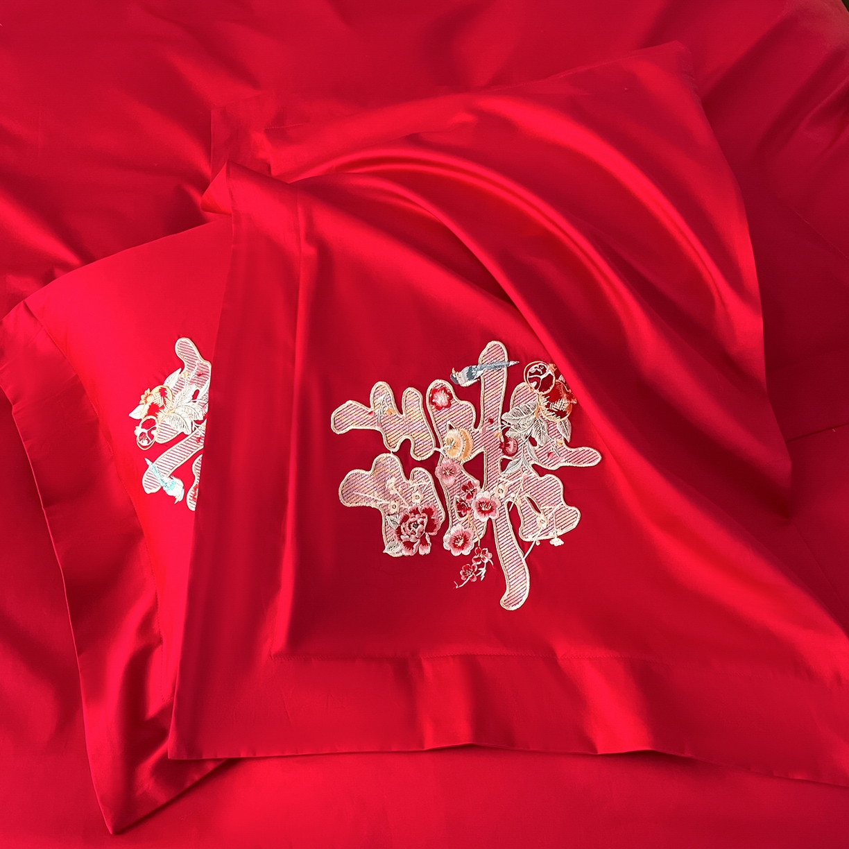 91家纺网 家纺一手货源 找家纺 置顶家纺 2026新款新中式亲肤婚庆绣花四件套 燕尔新婚-大红