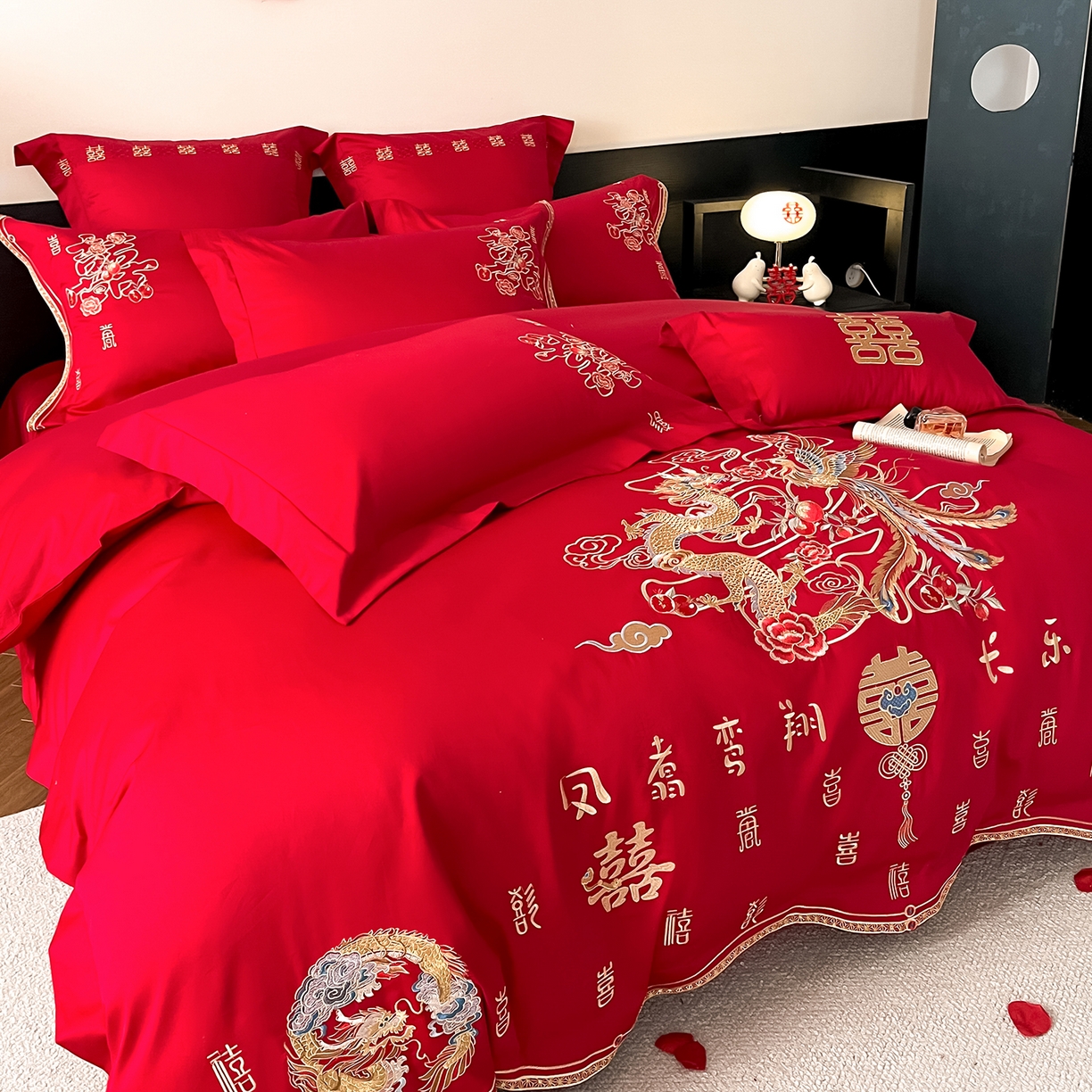 91家纺网 家纺一手货源 找家纺 置顶家纺 2026新款新中式亲肤婚庆绣花四件套 喜致福来-大红