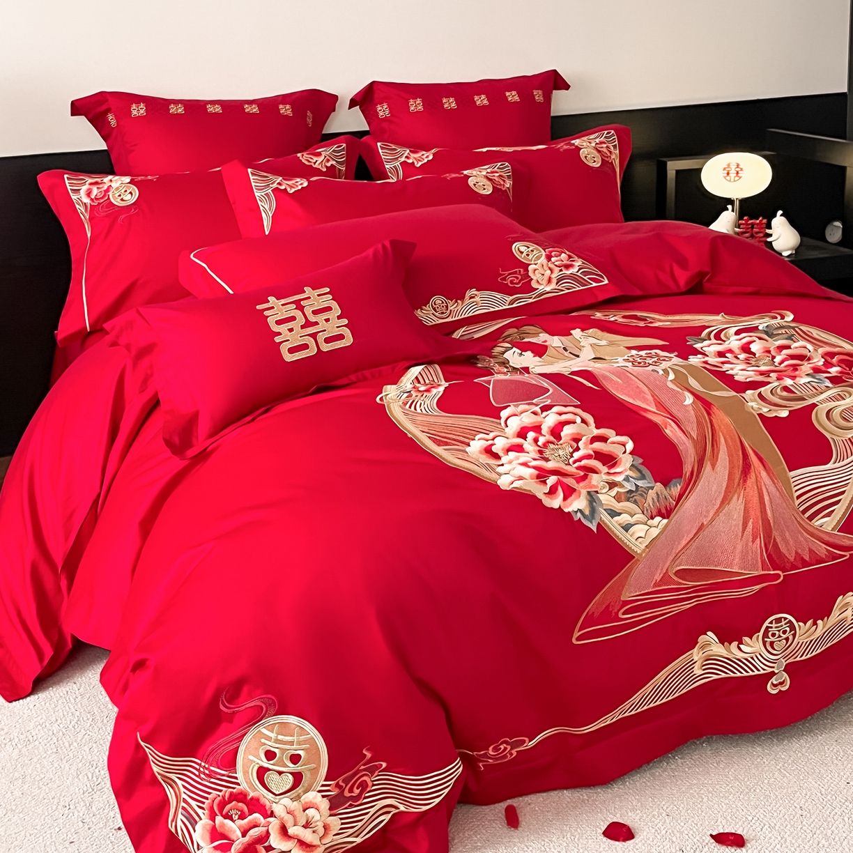 91家纺网 家纺一手货源 找家纺 置顶家纺 2026新款新中式亲肤婚庆绣花四件套 浪漫相悦-大红