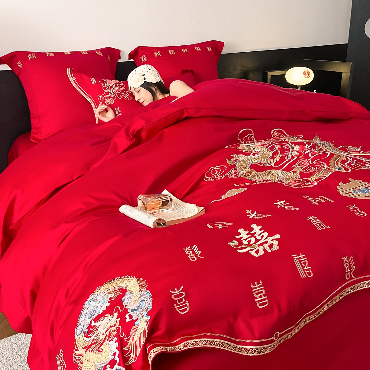 91家纺网 家纺一手货源 找家纺 置顶家纺 2026新款新中式亲肤婚庆绣花四件套 喜致福来-大红