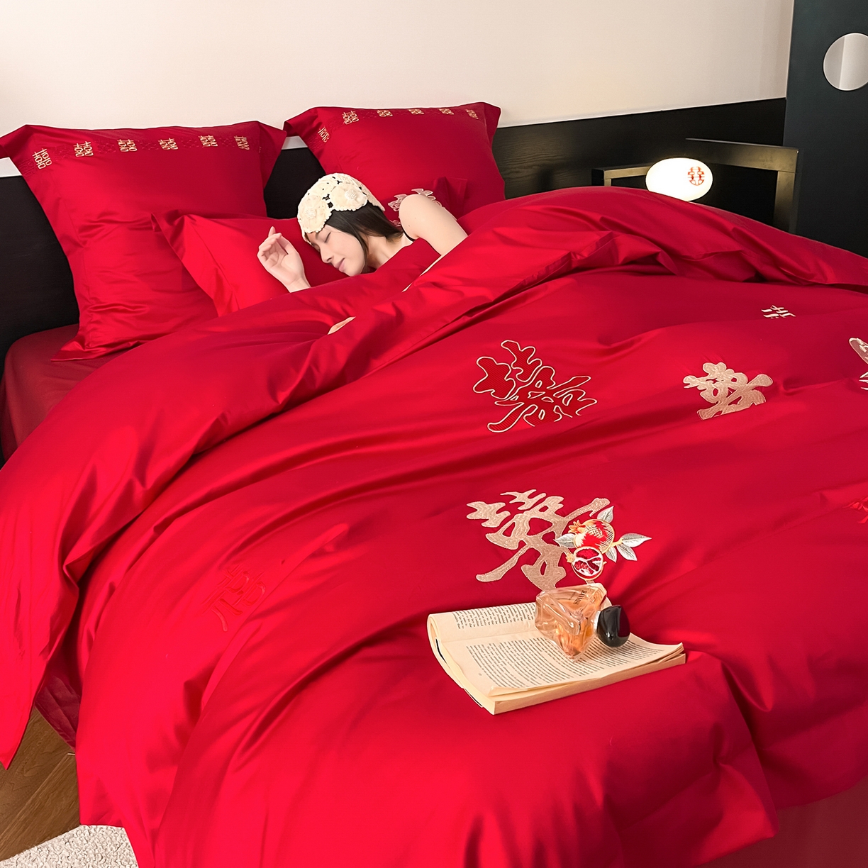 91家纺网 家纺一手货源 找家纺 置顶家纺 2026新款新中式亲肤婚庆绣花四件套 燕尔新婚-大红