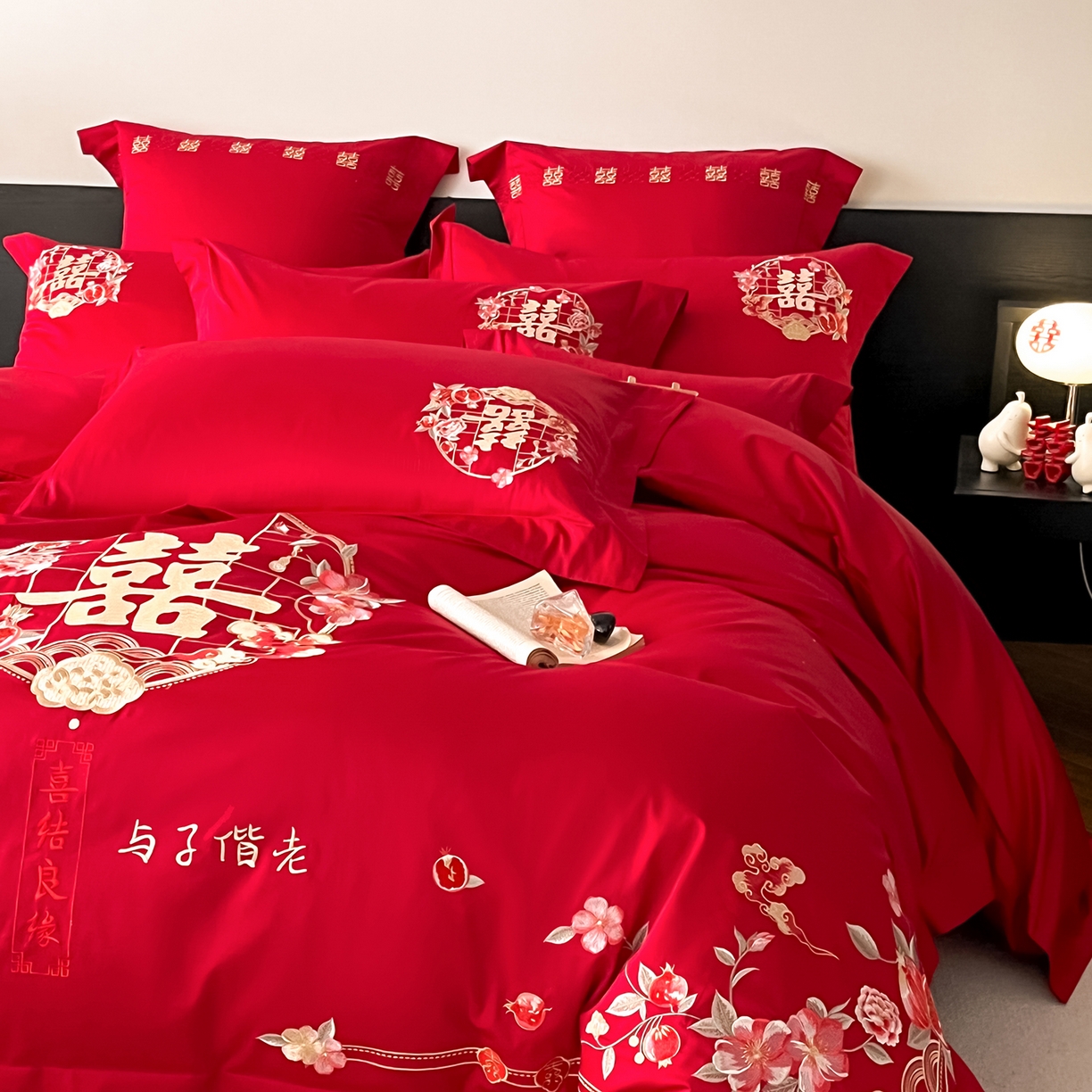 91家纺网 家纺一手货源 找家纺 置顶家纺 2026新款新中式亲肤婚庆绣花四件套 富贵美满-大红