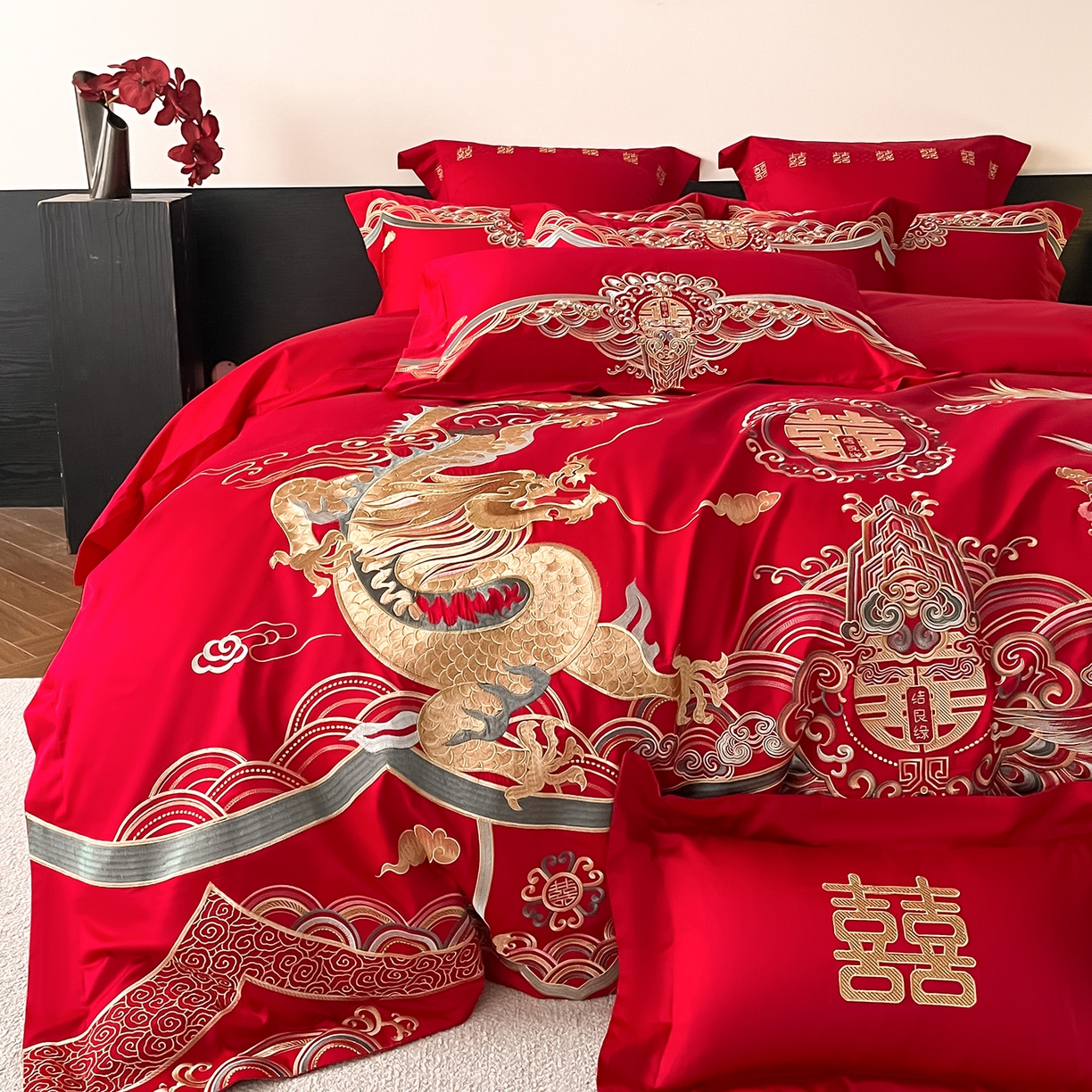 91家纺网 家纺一手货源 找家纺 置顶家纺 2026新款新中式亲肤婚庆绣花四件套 良缘夙缔-大红