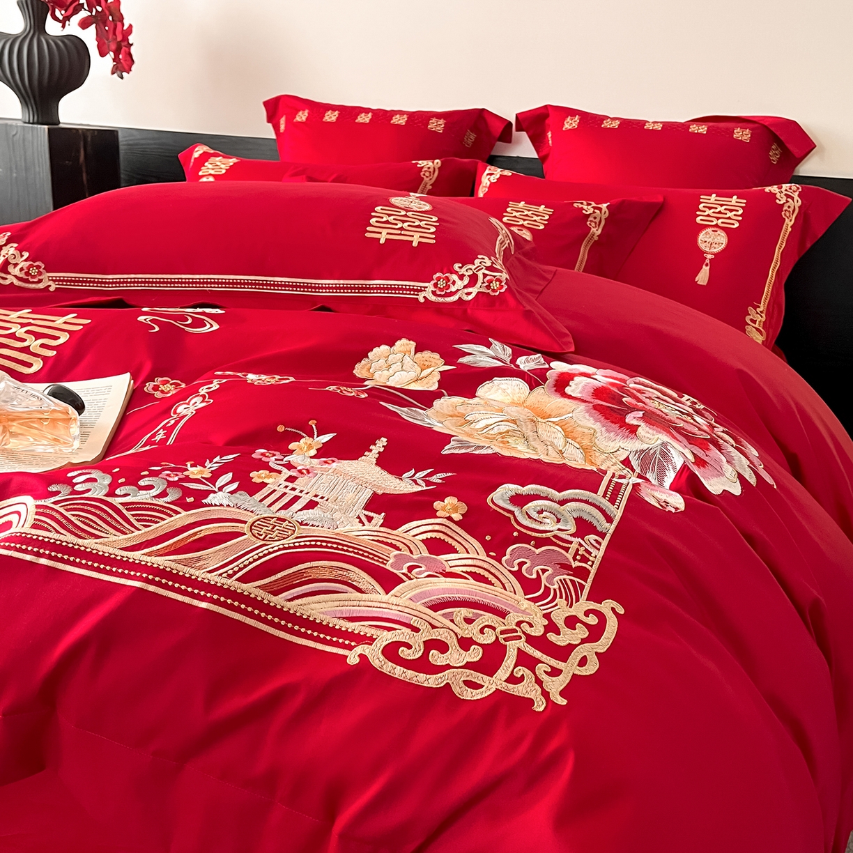 91家纺网 家纺一手货源 找家纺 置顶家纺 2026新款新中式亲肤婚庆绣花四件套 新婚大吉-大红