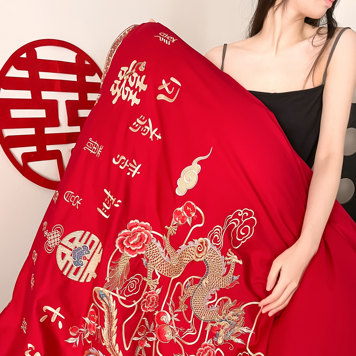 91家纺网 家纺一手货源 找家纺 置顶家纺 2026新款新中式亲肤婚庆绣花四件套 喜致福来-大红