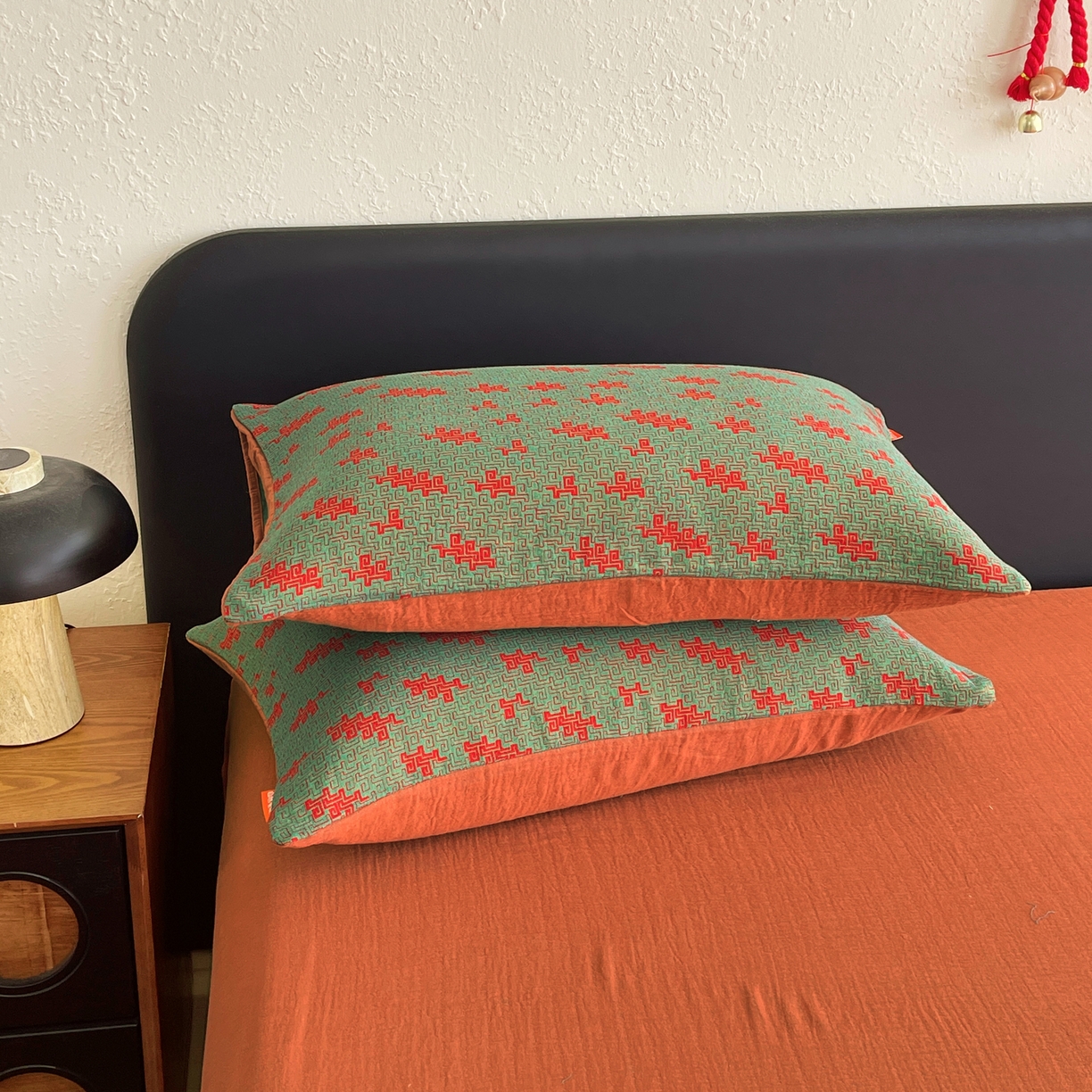 91家纺网 家纺一手货源 找家纺 春皖家纺 2026新款全棉色织双层纱提花百福系列拉链款-单枕套 绿赤兔