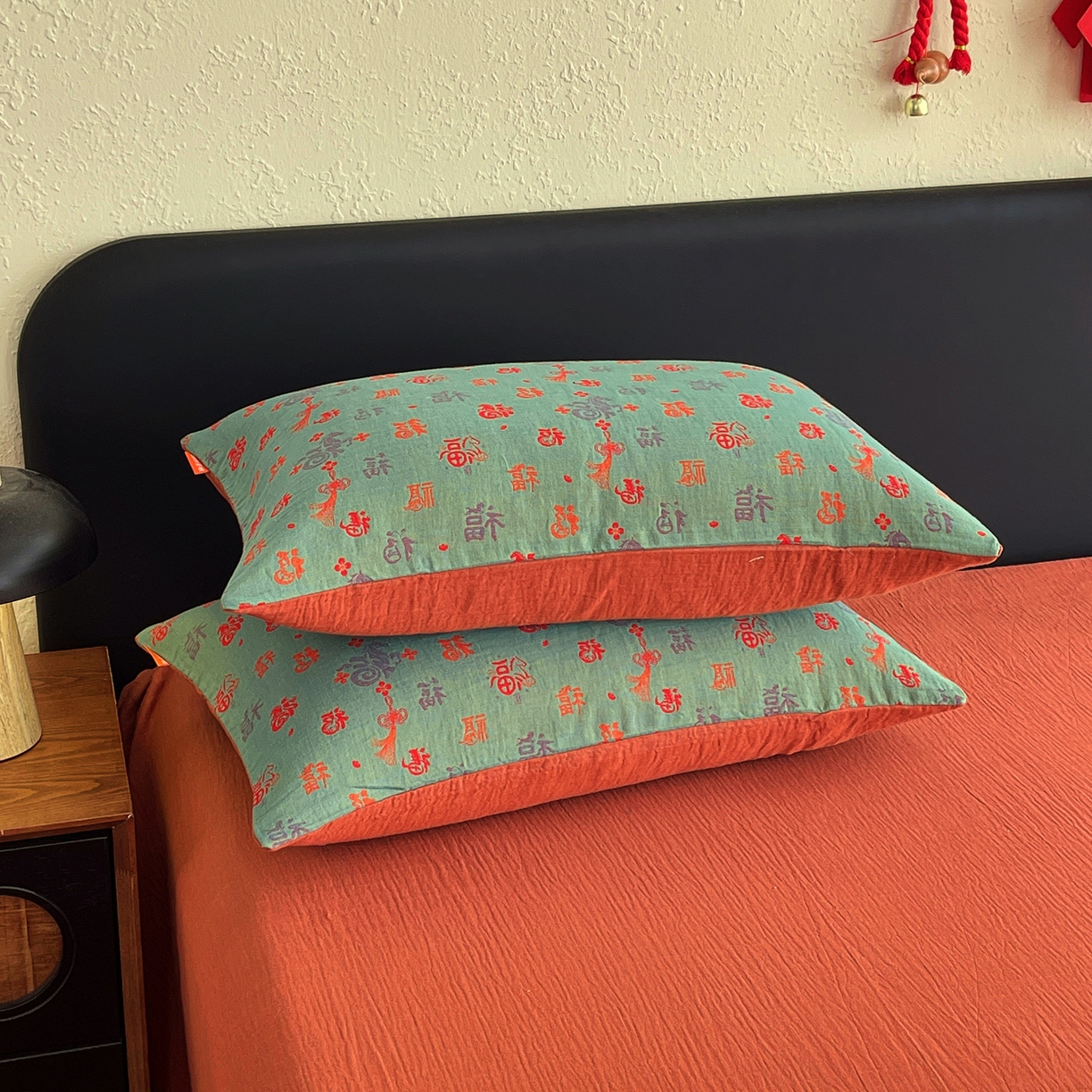 91家纺网 家纺一手货源 找家纺 春皖家纺 2026新款全棉色织双层纱提花百福系列拉链款-单枕套 绿福马