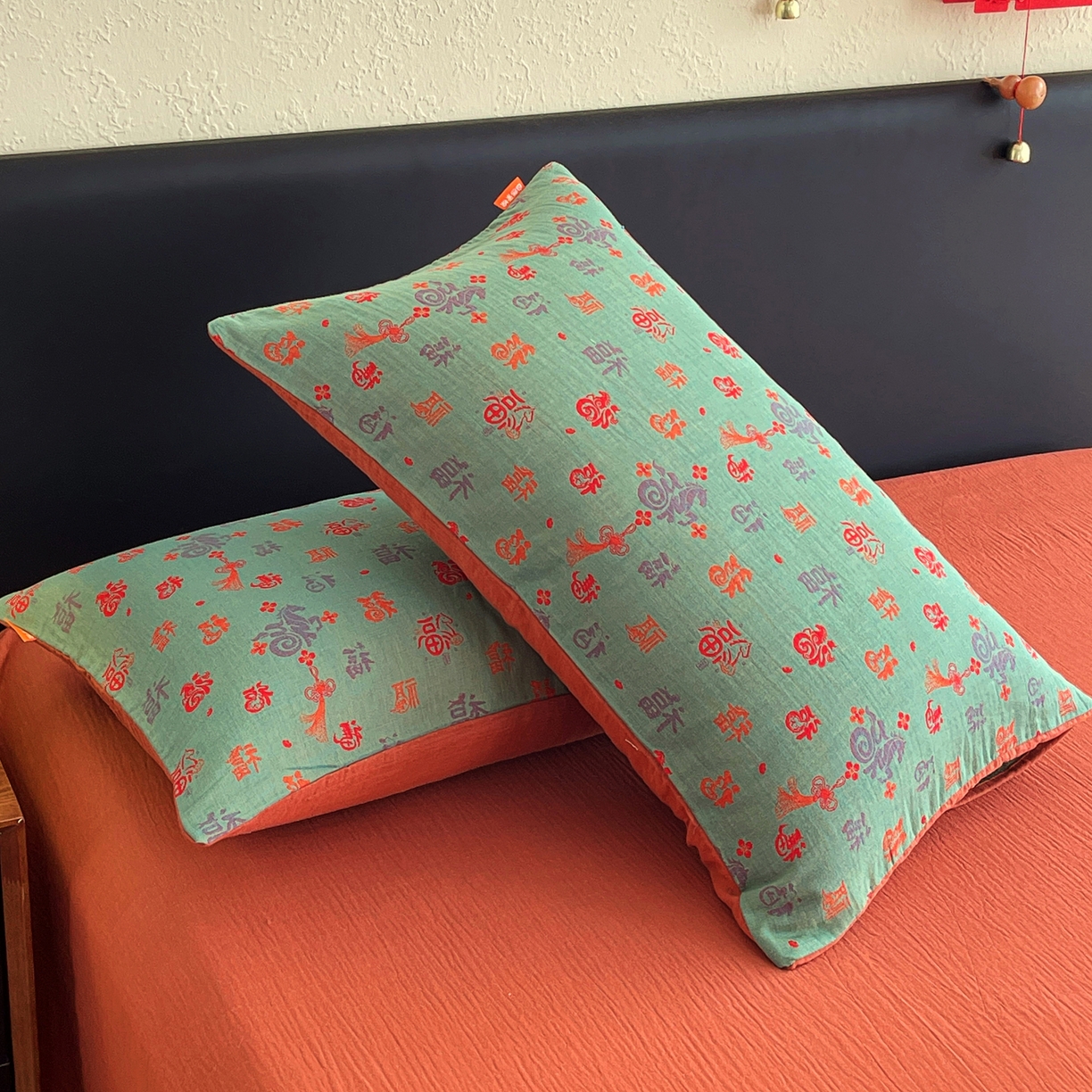 91家纺网 家纺一手货源 找家纺 春皖家纺 2026新款全棉色织双层纱提花百福系列拉链款-单枕套 绿福马