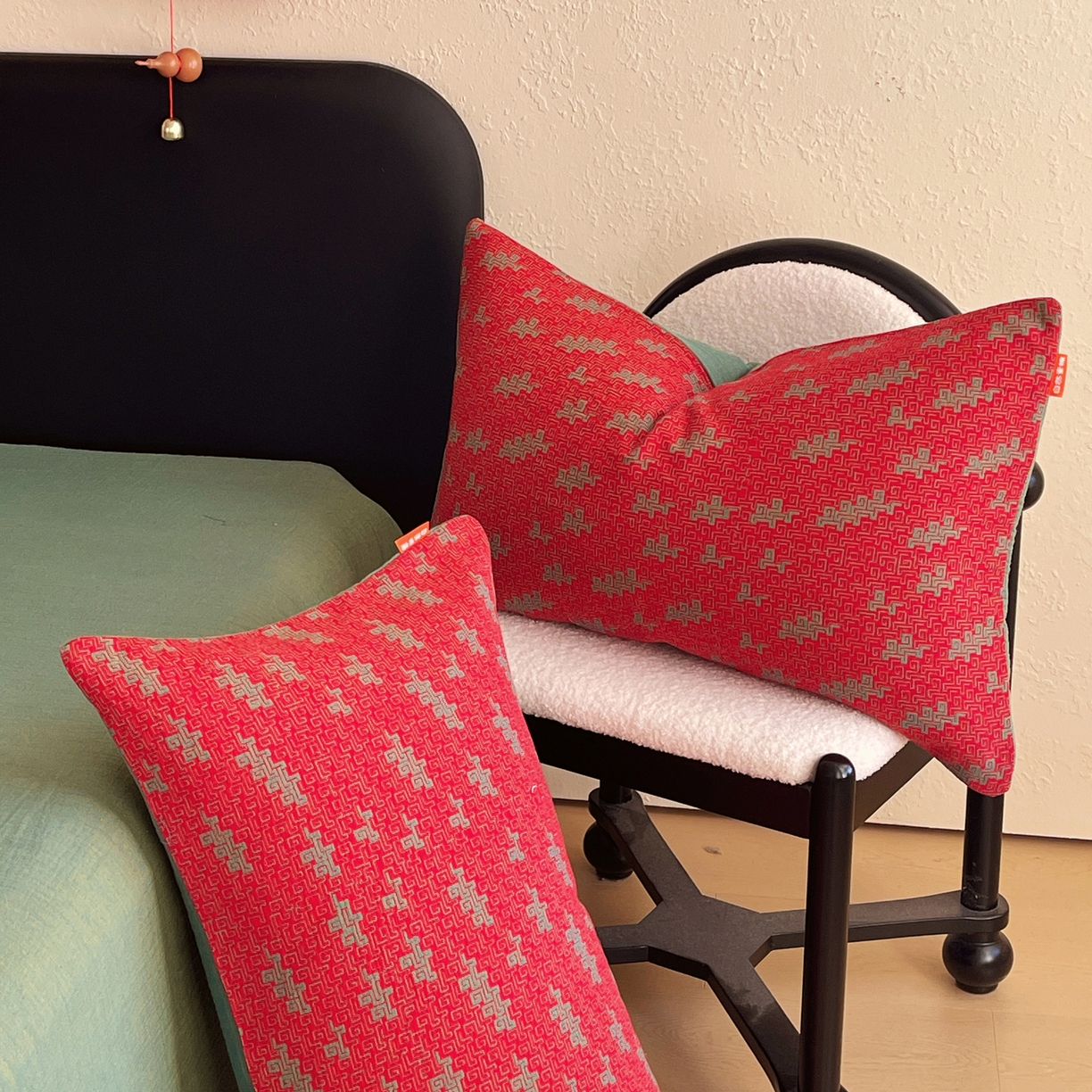 91家纺网 家纺一手货源 找家纺 春皖家纺 2026新款全棉色织双层纱提花百福系列拉链款-单枕套 红赤兔