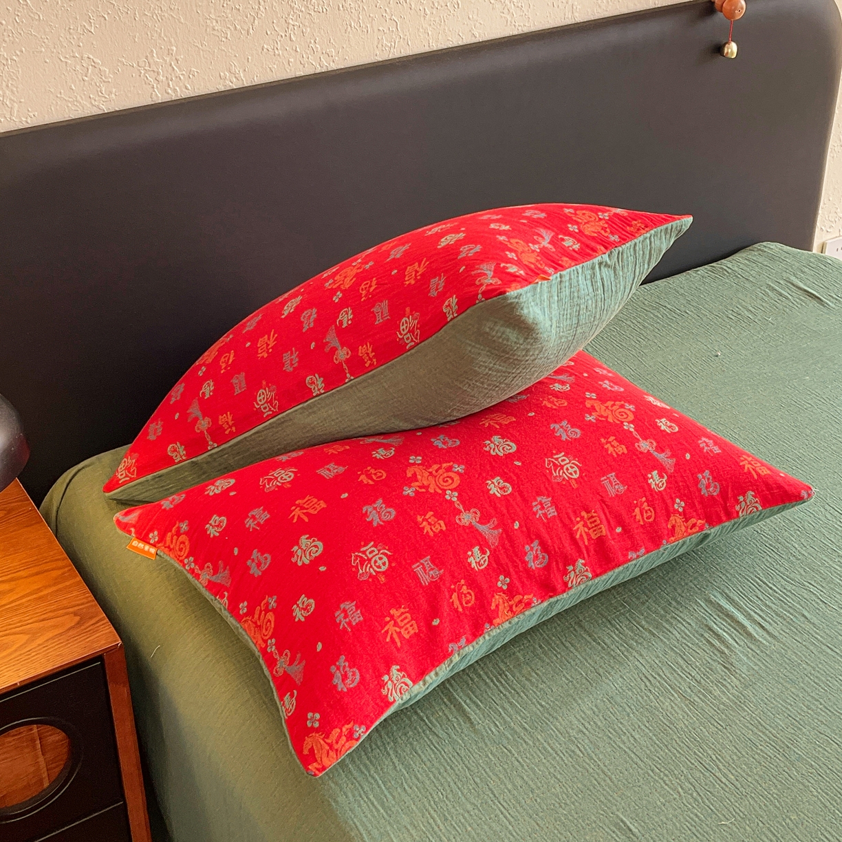 91家纺网 家纺一手货源 找家纺 春皖家纺 2026新款全棉色织双层纱提花百福系列拉链款-单枕套 红福马