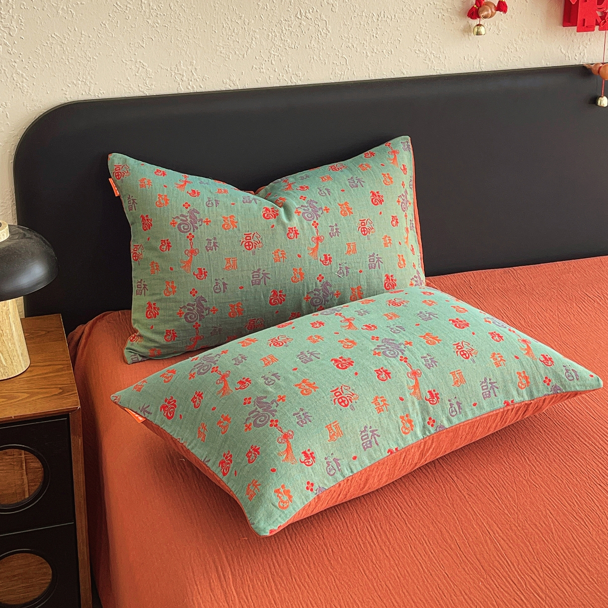 91家纺网 家纺一手货源 找家纺 春皖家纺 2026新款全棉色织双层纱提花百福系列拉链款-单枕套 绿福马