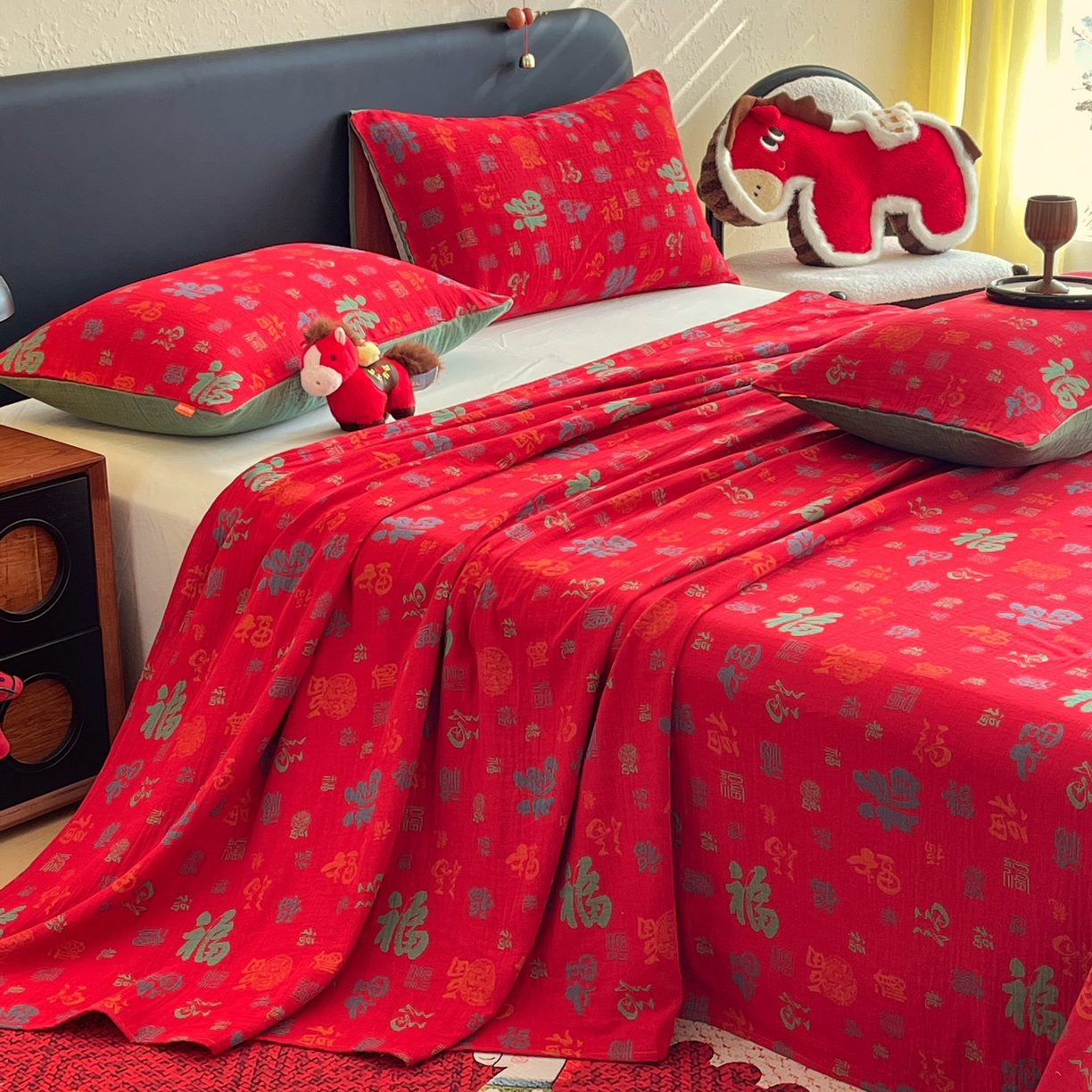 91家纺网 家纺一手货源 找家纺 春皖家纺 2026新款全棉色织双层纱提花百福系列拉链款-单床单 红百福