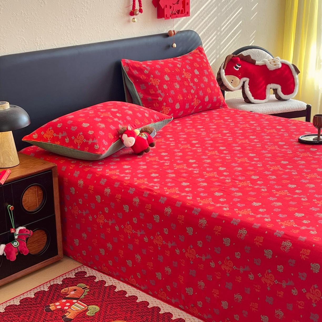 91家纺网 家纺一手货源 找家纺 春皖家纺 2026新款全棉色织双层纱提花百福系列拉链款-单床单 红福马