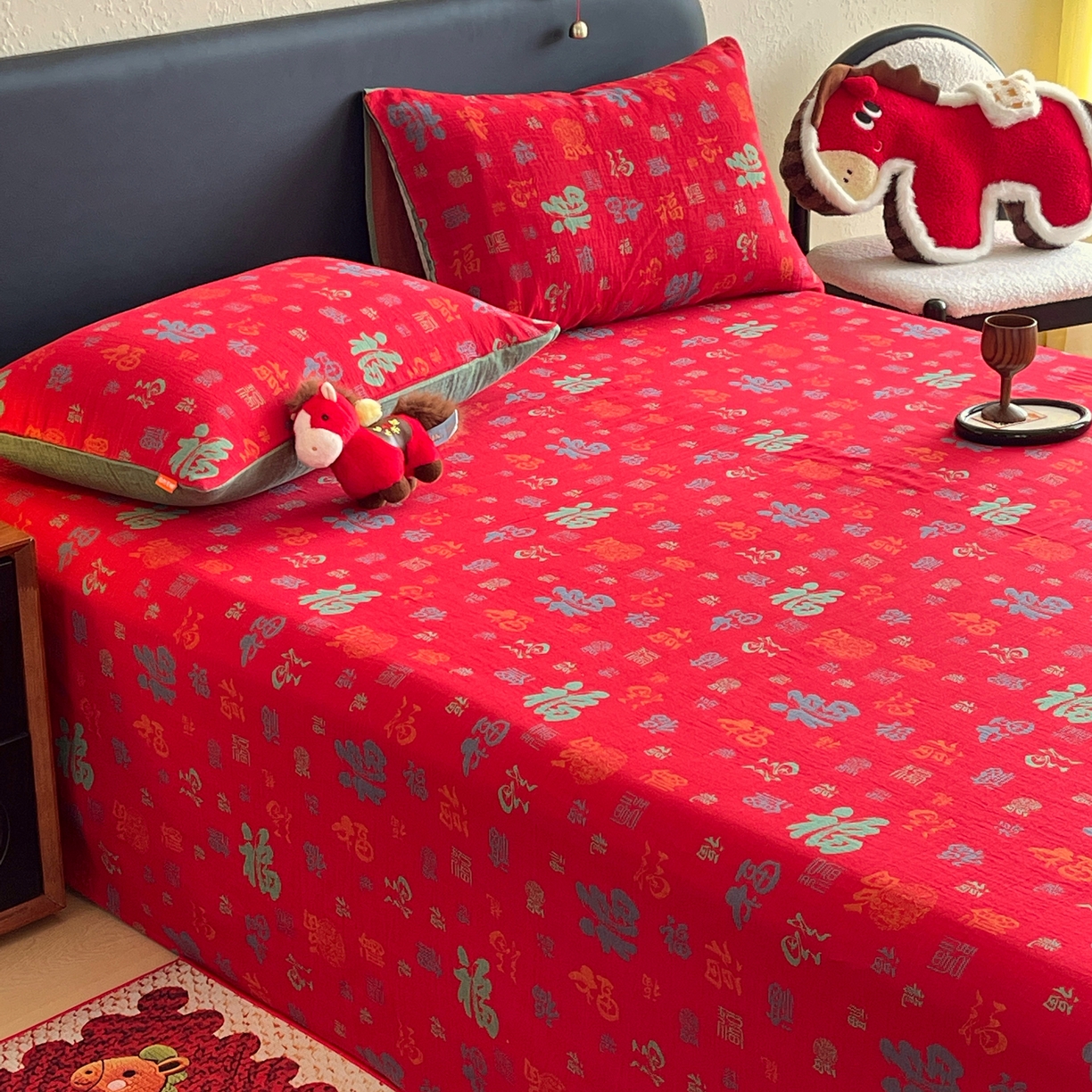 91家纺网 家纺一手货源 找家纺 春皖家纺 2026新款全棉色织双层纱提花百福系列拉链款-单床单 红百福