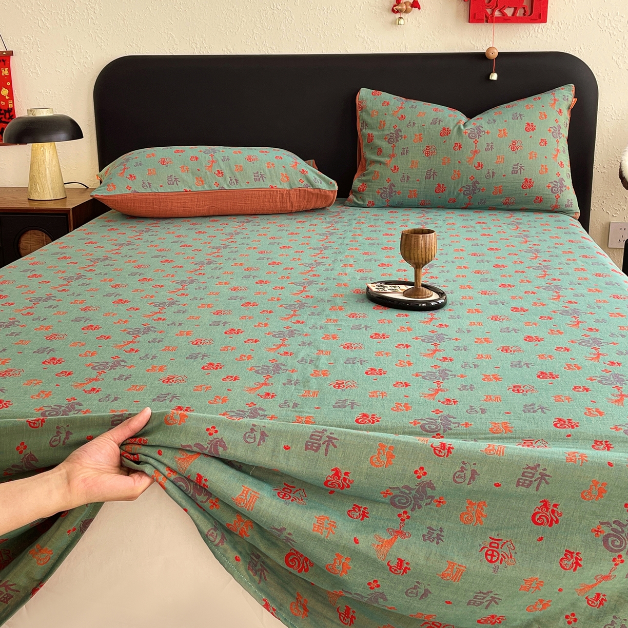 91家纺网 家纺一手货源 找家纺 春皖家纺 2026新款全棉色织双层纱提花百福系列拉链款-单床单 绿福马