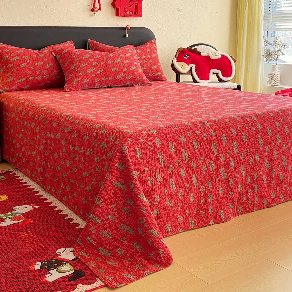 91家纺网 家纺一手货源 找家纺 春皖家纺 2026新款全棉色织双层纱提花百福系列拉链款-单床单 红赤兔