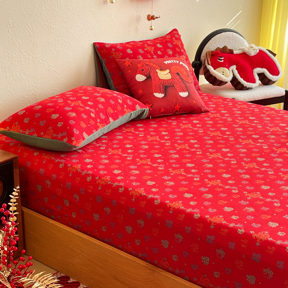 91家纺网 家纺一手货源 找家纺 春皖家纺 2026新款全棉色织双层纱提花百福系列拉链款-单床笠 红福马