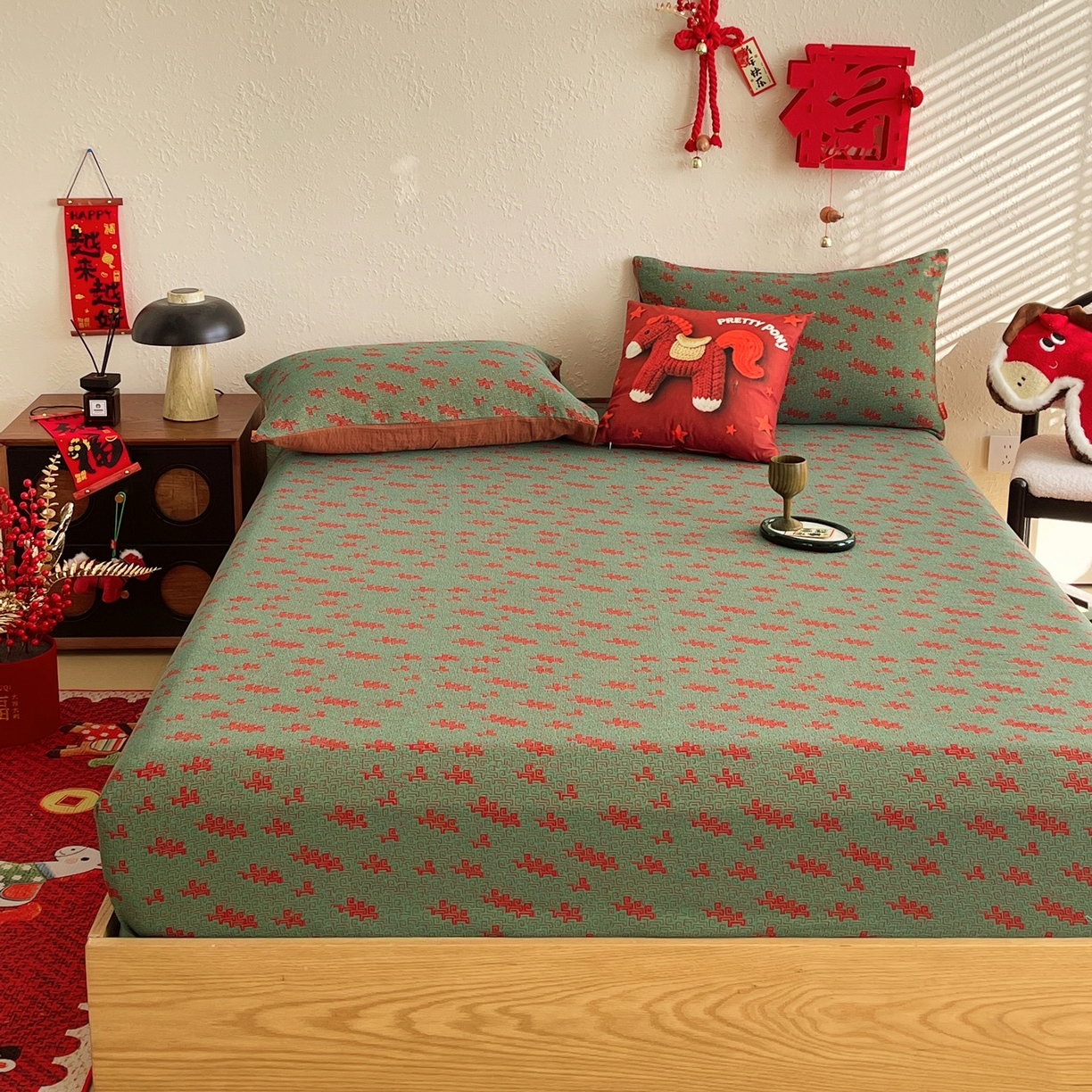 91家纺网 家纺一手货源 找家纺 春皖家纺 2026新款全棉色织双层纱提花百福系列拉链款-单床笠 绿赤兔