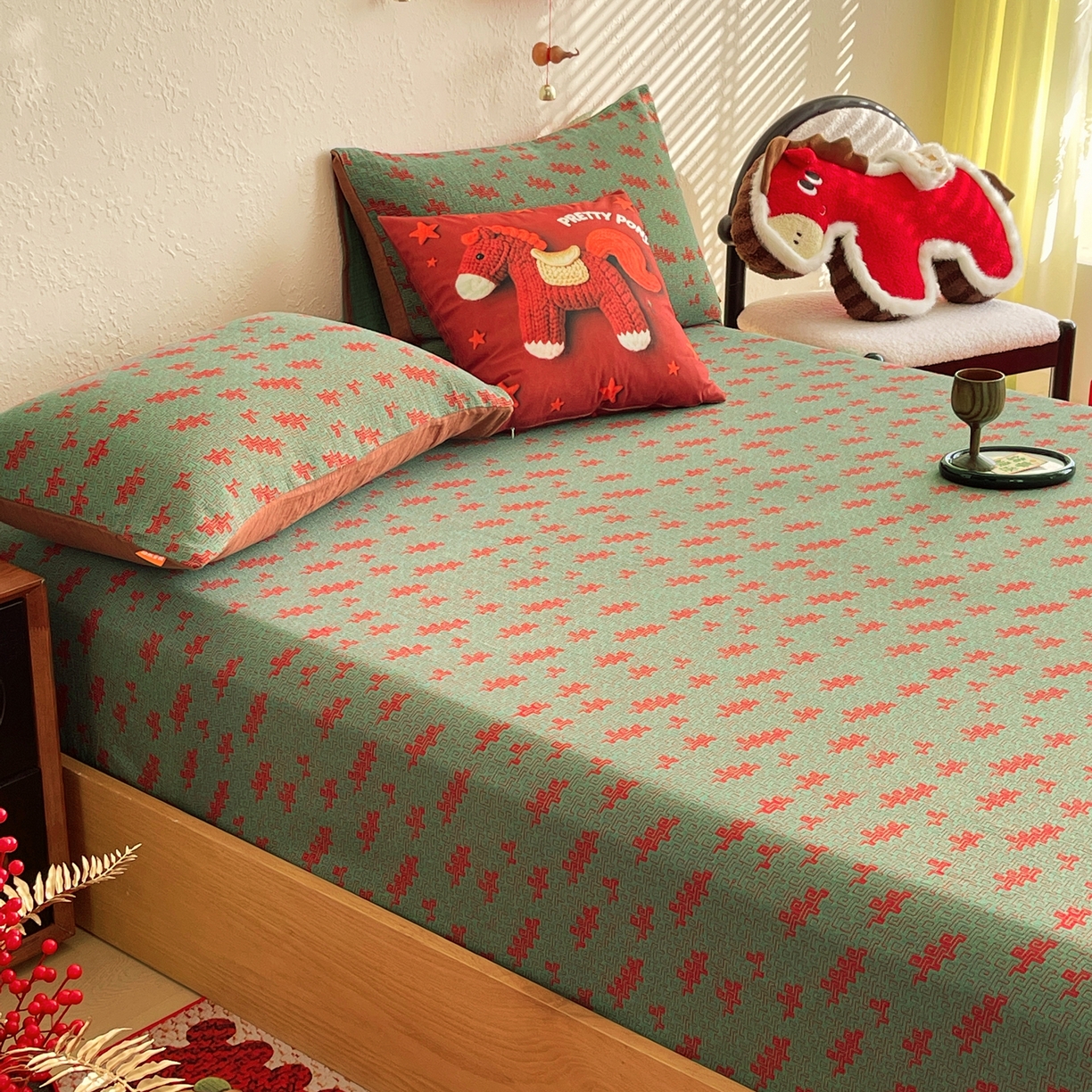 91家纺网 家纺一手货源 找家纺 春皖家纺 2026新款全棉色织双层纱提花百福系列拉链款-单床笠 绿赤兔