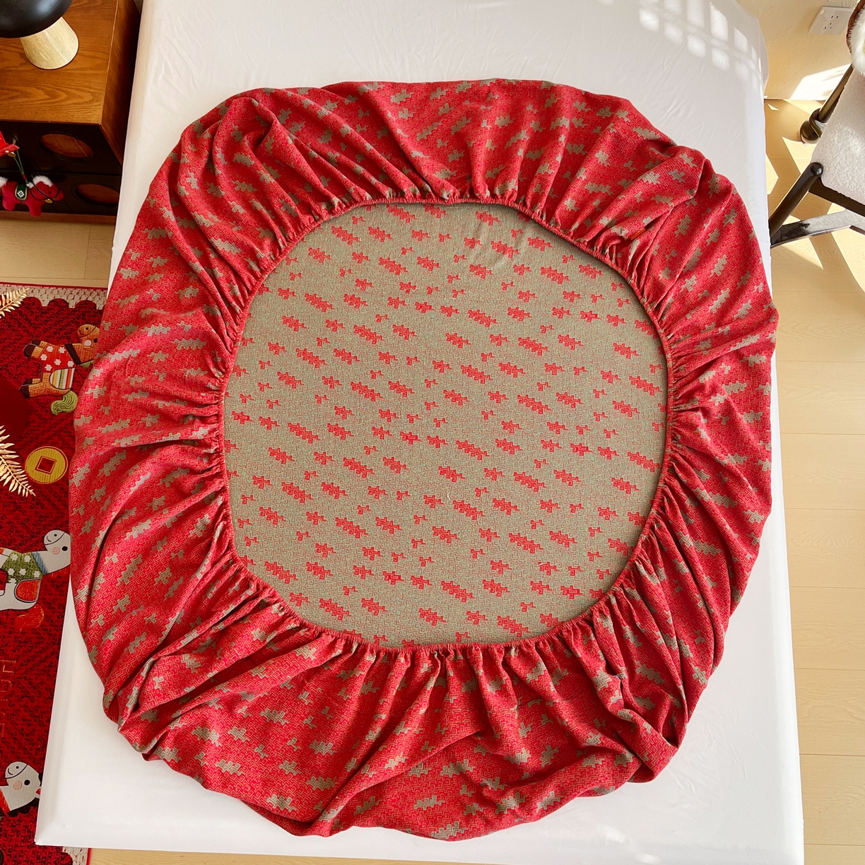 91家纺网 家纺一手货源 找家纺 春皖家纺 2026新款全棉色织双层纱提花百福系列拉链款-单床笠 红赤兔