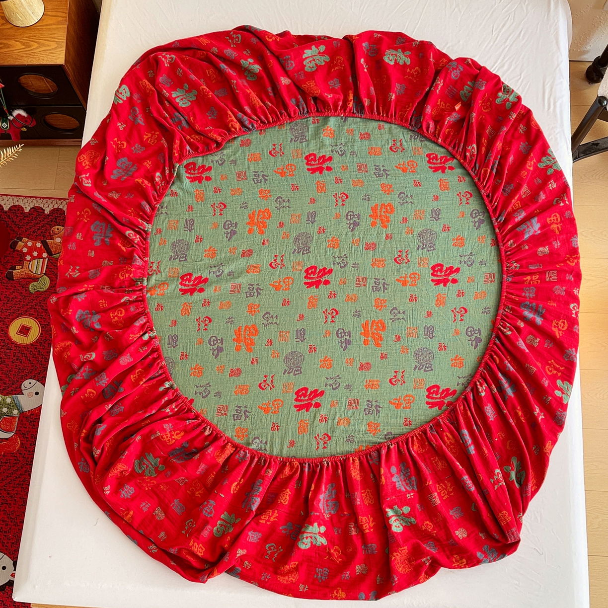 91家纺网 家纺一手货源 找家纺 春皖家纺 2026新款全棉色织双层纱提花百福系列拉链款-单床笠 红百福