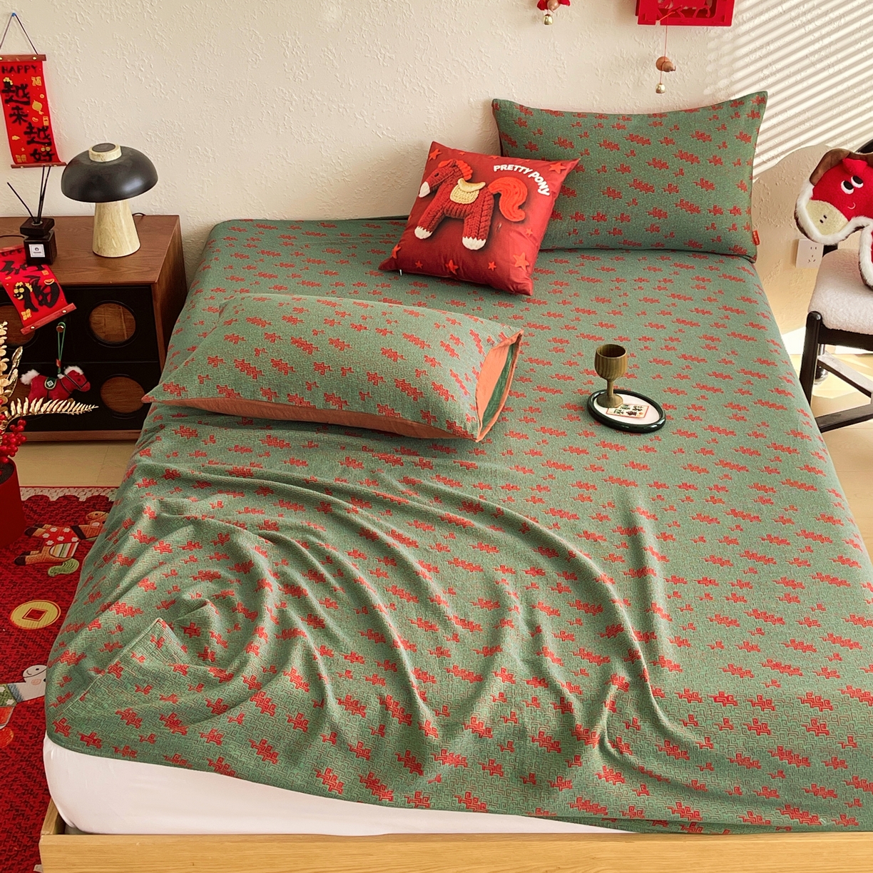 91家纺网 家纺一手货源 找家纺 春皖家纺 2026新款全棉色织双层纱提花百福系列拉链款-单床笠 绿赤兔