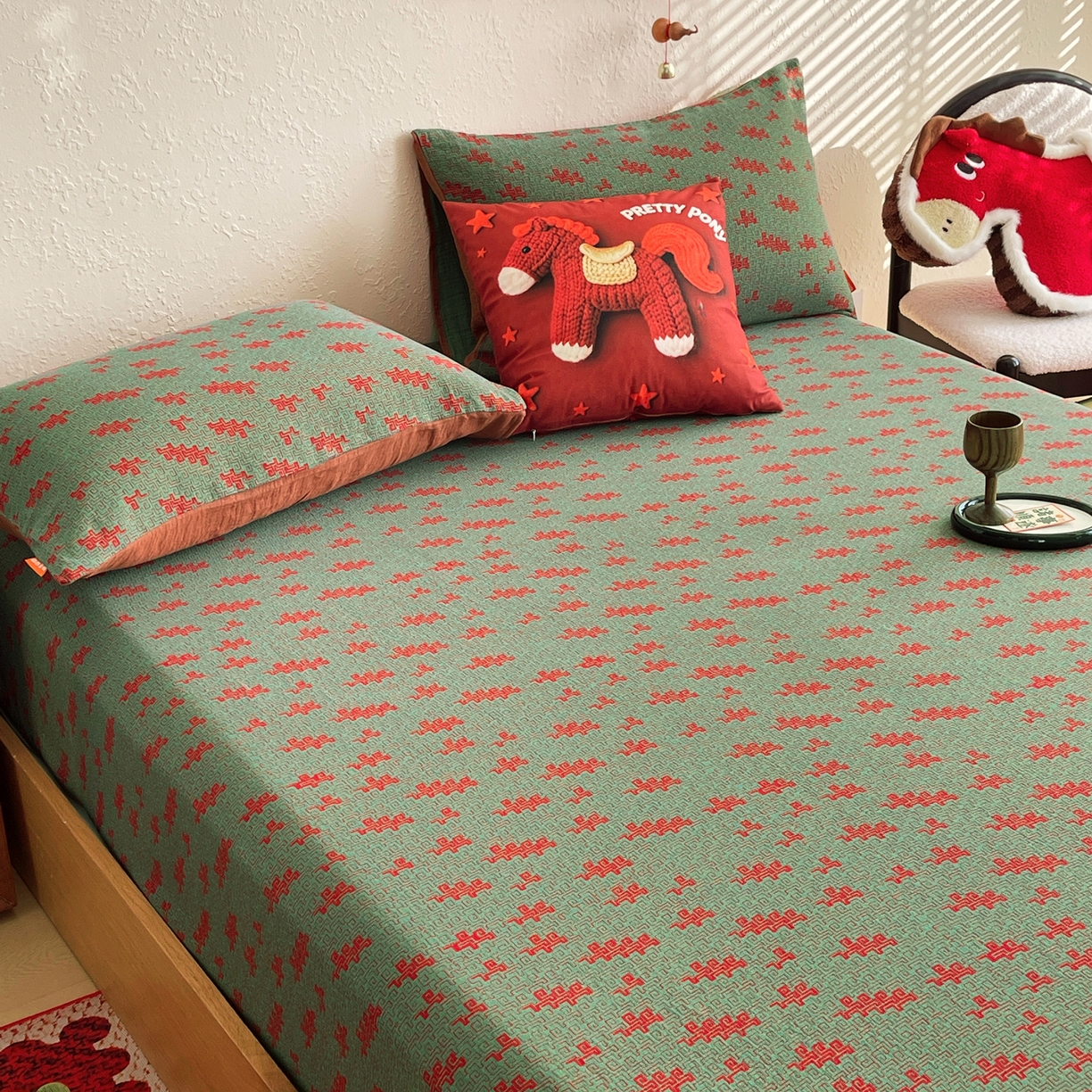 91家纺网 家纺一手货源 找家纺 春皖家纺 2026新款全棉色织双层纱提花百福系列拉链款-单床笠 绿赤兔