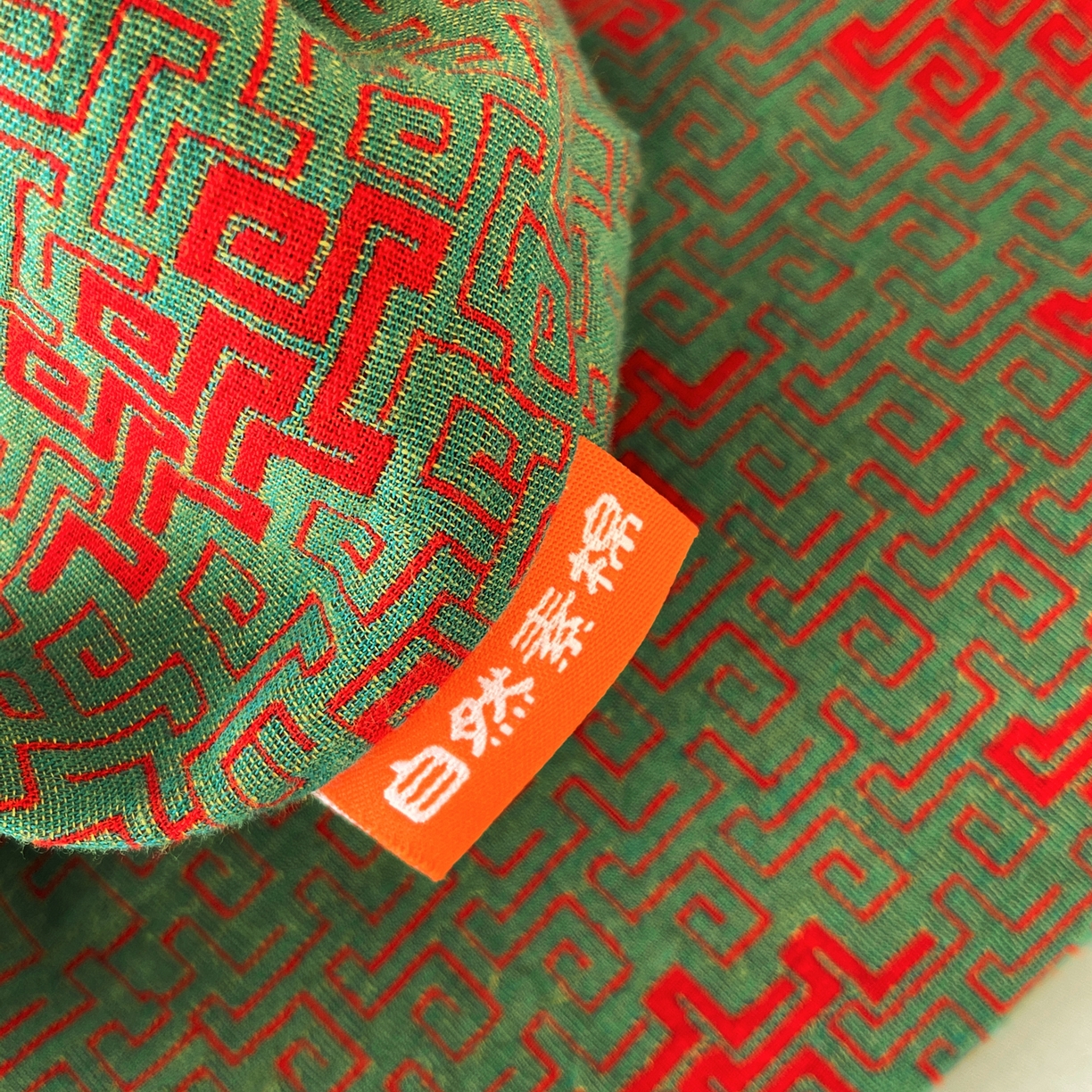 91家纺网 家纺一手货源 找家纺 春皖家纺 2026新款全棉色织双层纱提花百福系列拉链款-单床笠 绿赤兔