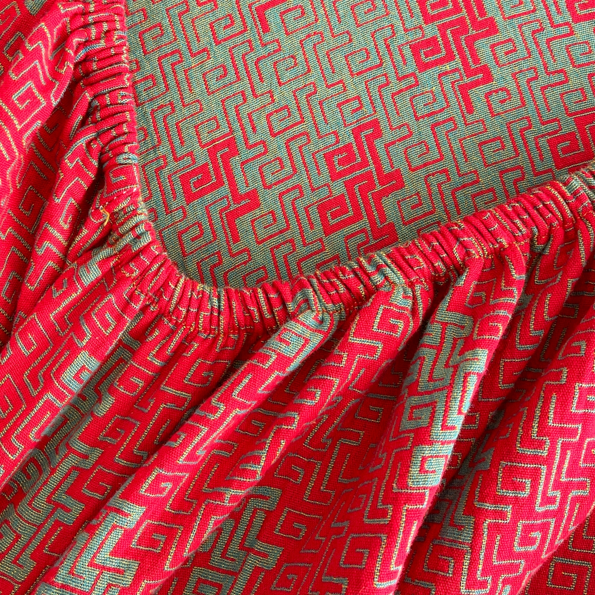 91家纺网 家纺一手货源 找家纺 春皖家纺 2026新款全棉色织双层纱提花百福系列拉链款-单床笠 红赤兔