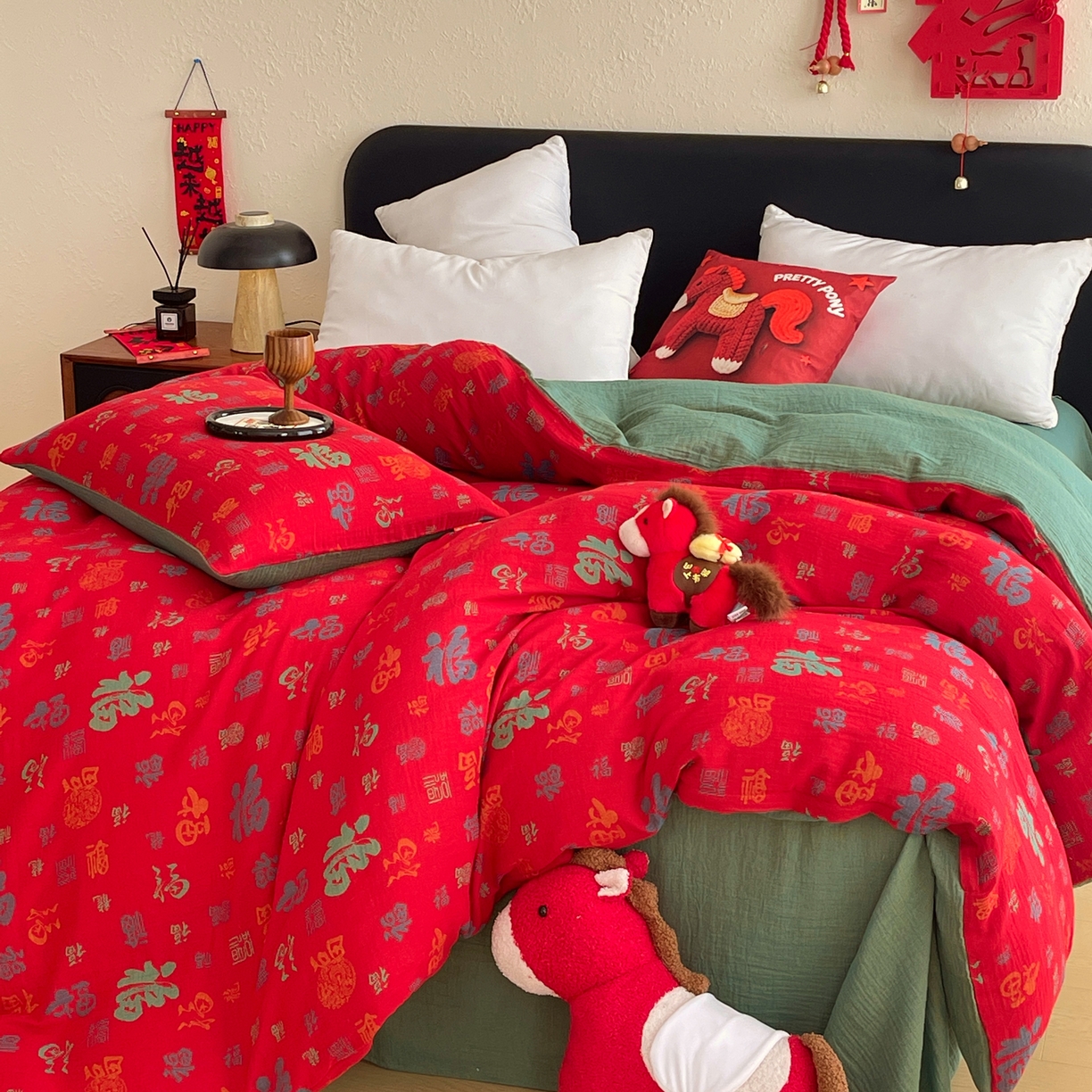 91家纺网 家纺一手货源 找家纺 春皖家纺 2026新款全棉色织双层纱提花百福系列拉链款-单被套 红百福