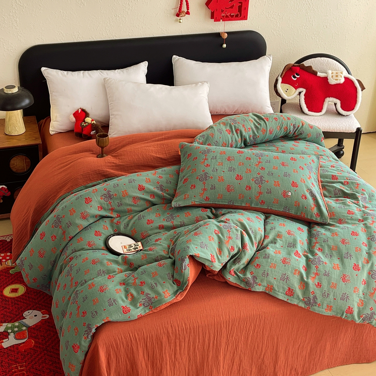 91家纺网 家纺一手货源 找家纺 春皖家纺 2026新款全棉色织双层纱提花百福系列拉链款-单被套 绿福马