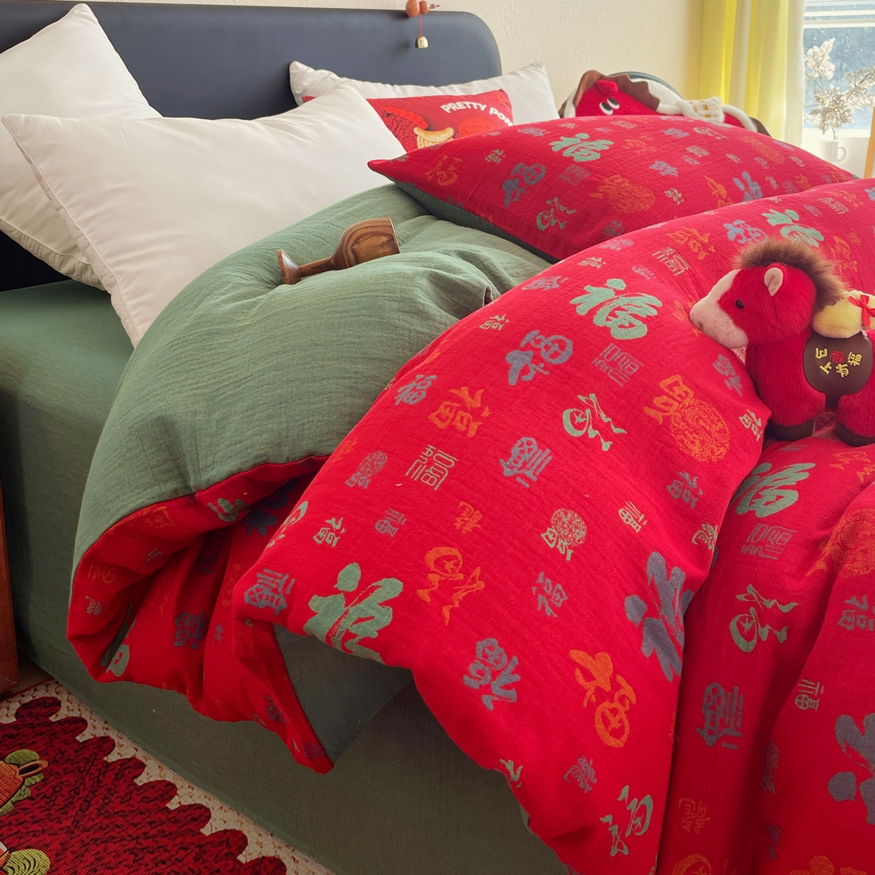 91家纺网 家纺一手货源 找家纺 春皖家纺 2026新款全棉色织双层纱提花百福系列拉链款-单被套 红百福