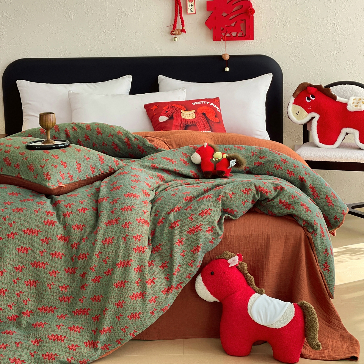 91家纺网 家纺一手货源 找家纺 春皖家纺 2026新款全棉色织双层纱提花百福系列拉链款-单被套 绿赤兔