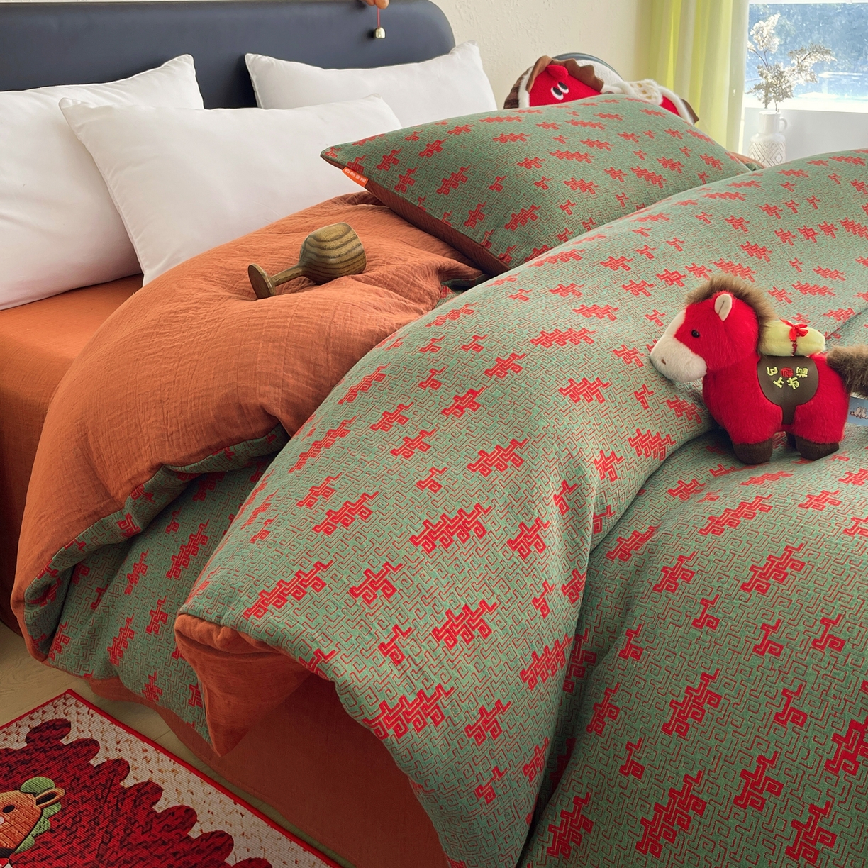 91家纺网 家纺一手货源 找家纺 春皖家纺 2026新款全棉色织双层纱提花百福系列拉链款-单被套 绿赤兔