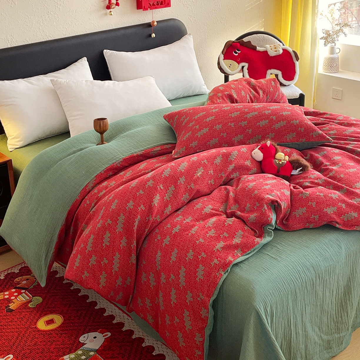 91家纺网 家纺一手货源 找家纺 春皖家纺 2026新款全棉色织双层纱提花百福系列拉链款-单被套 红赤兔