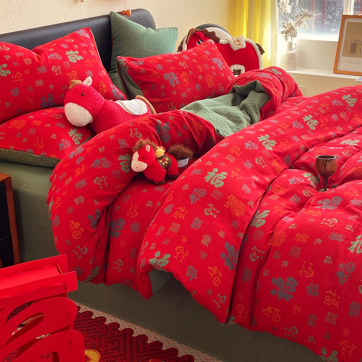 91家纺网 家纺一手货源 找家纺 春皖家纺 2026新款全棉色织双层纱提花百福系列拉链款-四件套 红百福