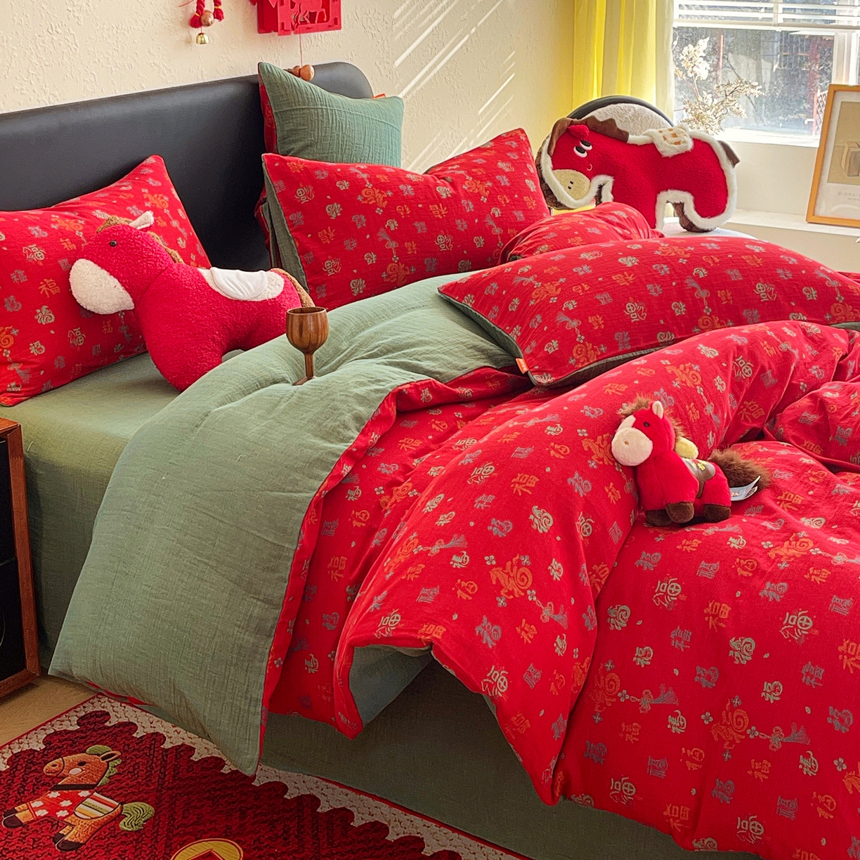 91家纺网 家纺一手货源 找家纺 春皖家纺 2026新款全棉色织双层纱提花百福系列拉链款-四件套 红福马