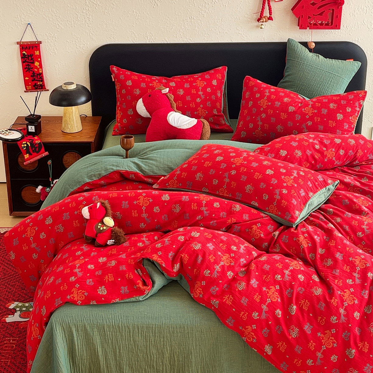 91家纺网 家纺一手货源 找家纺 春皖家纺 2026新款全棉色织双层纱提花百福系列拉链款-四件套 红福马