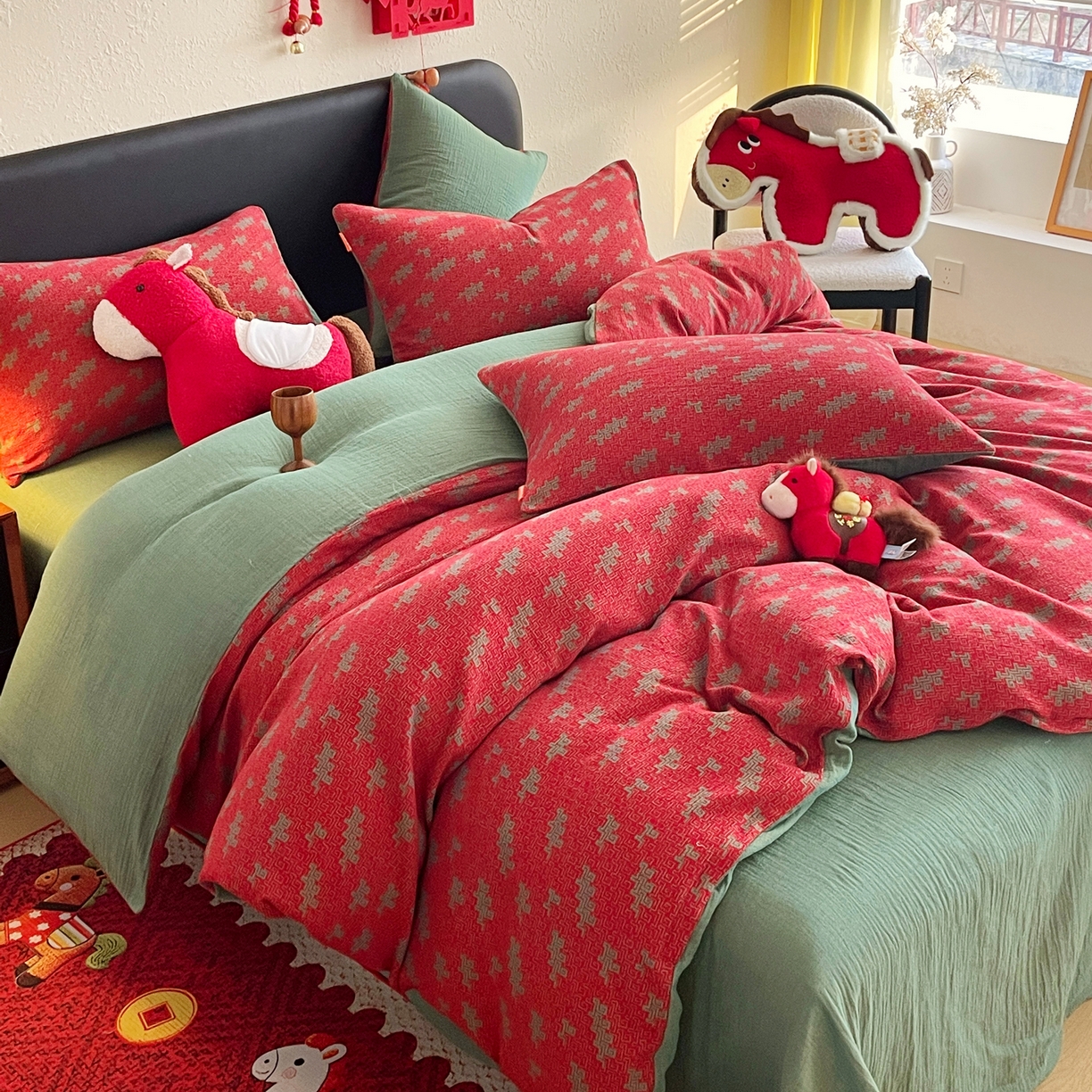 91家纺网 家纺一手货源 找家纺 春皖家纺 2026新款全棉色织双层纱提花百福系列拉链款-四件套 红赤兔