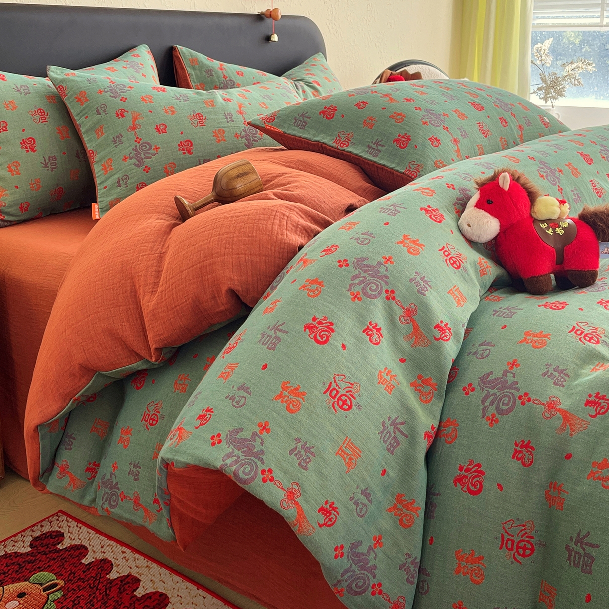 91家纺网 家纺一手货源 找家纺 春皖家纺 2026新款全棉色织双层纱提花百福系列拉链款-四件套 绿福马