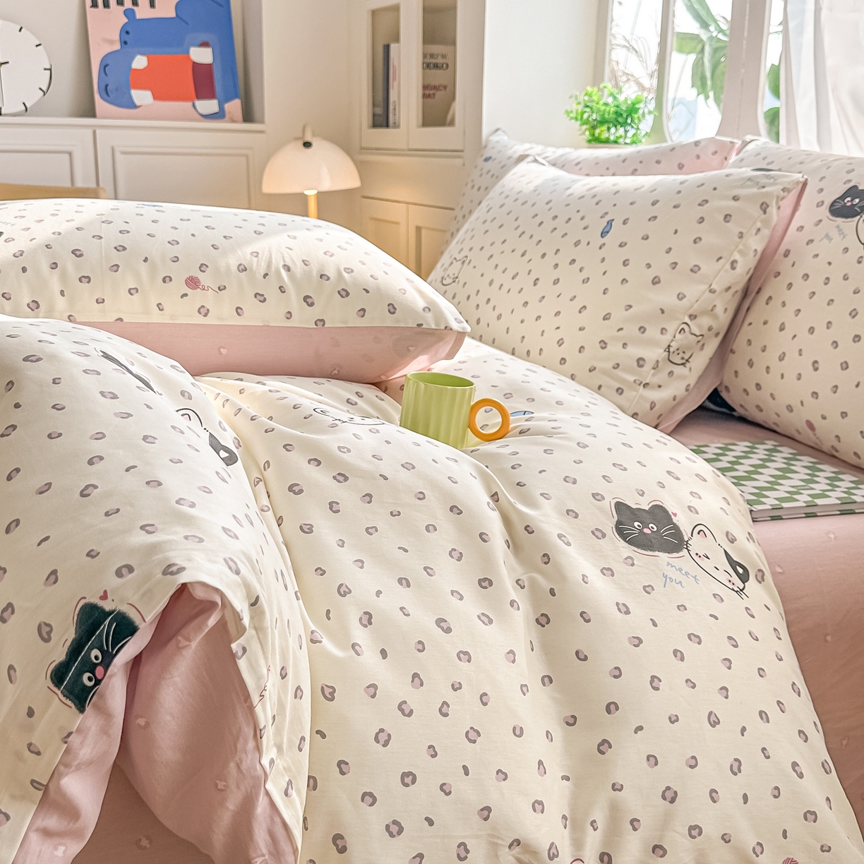 91家纺网 家纺一手货源 找家纺 颜选 2026新款全棉纯棉印花四件套 粉红顽皮猫
