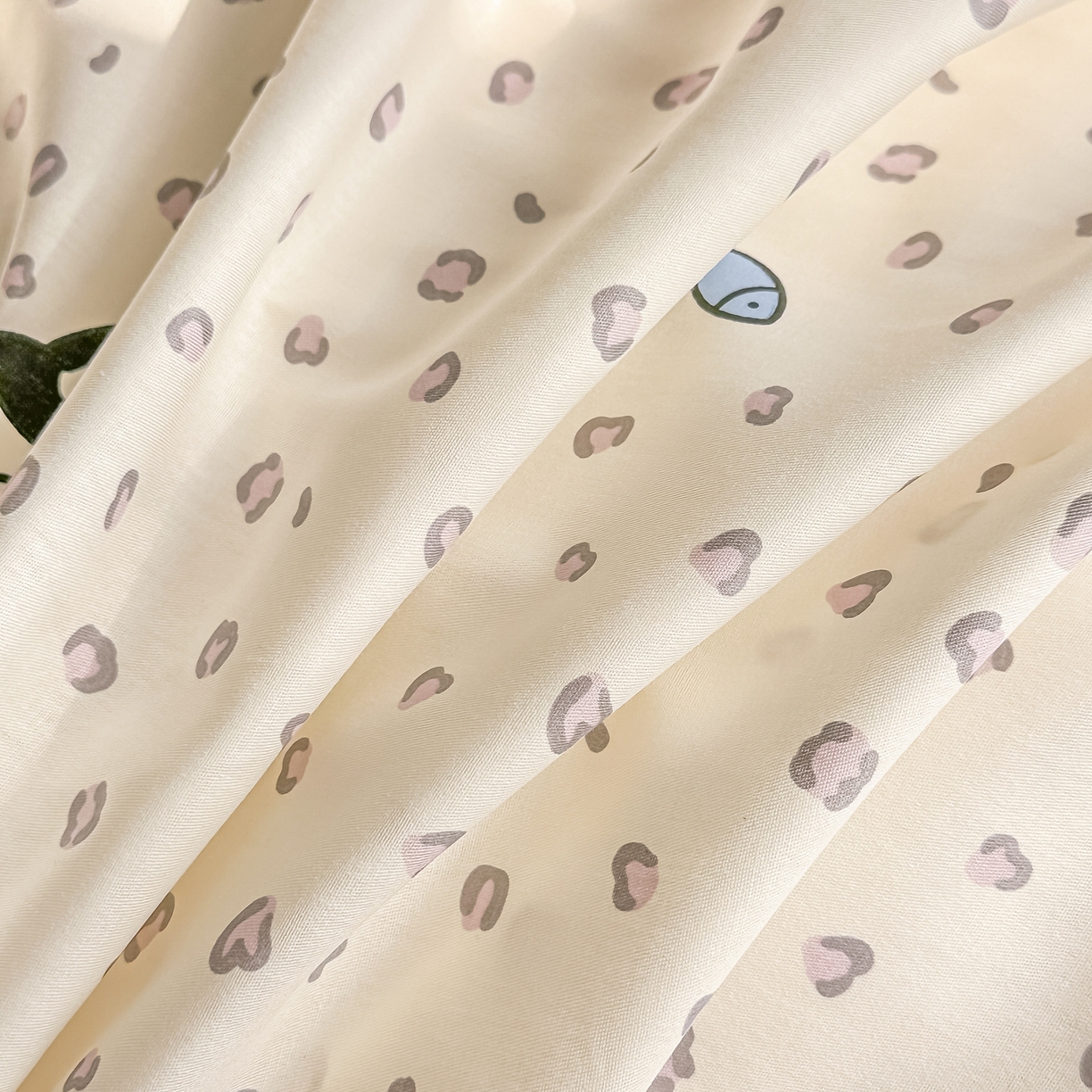 91家纺网 家纺一手货源 找家纺 颜选 2026新款全棉纯棉印花四件套 粉红顽皮猫