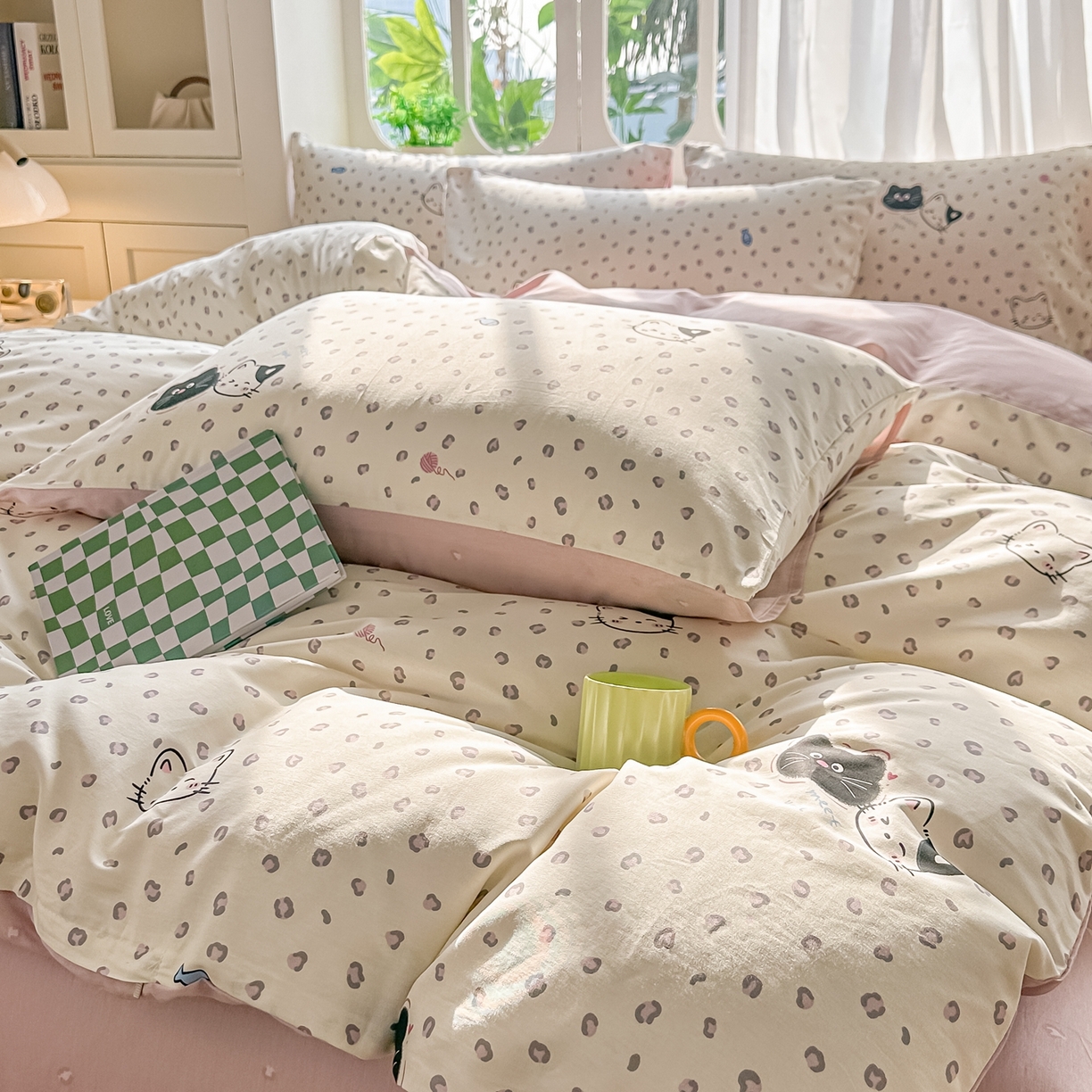 91家纺网 家纺一手货源 找家纺 颜选 2026新款全棉纯棉印花四件套 粉红顽皮猫